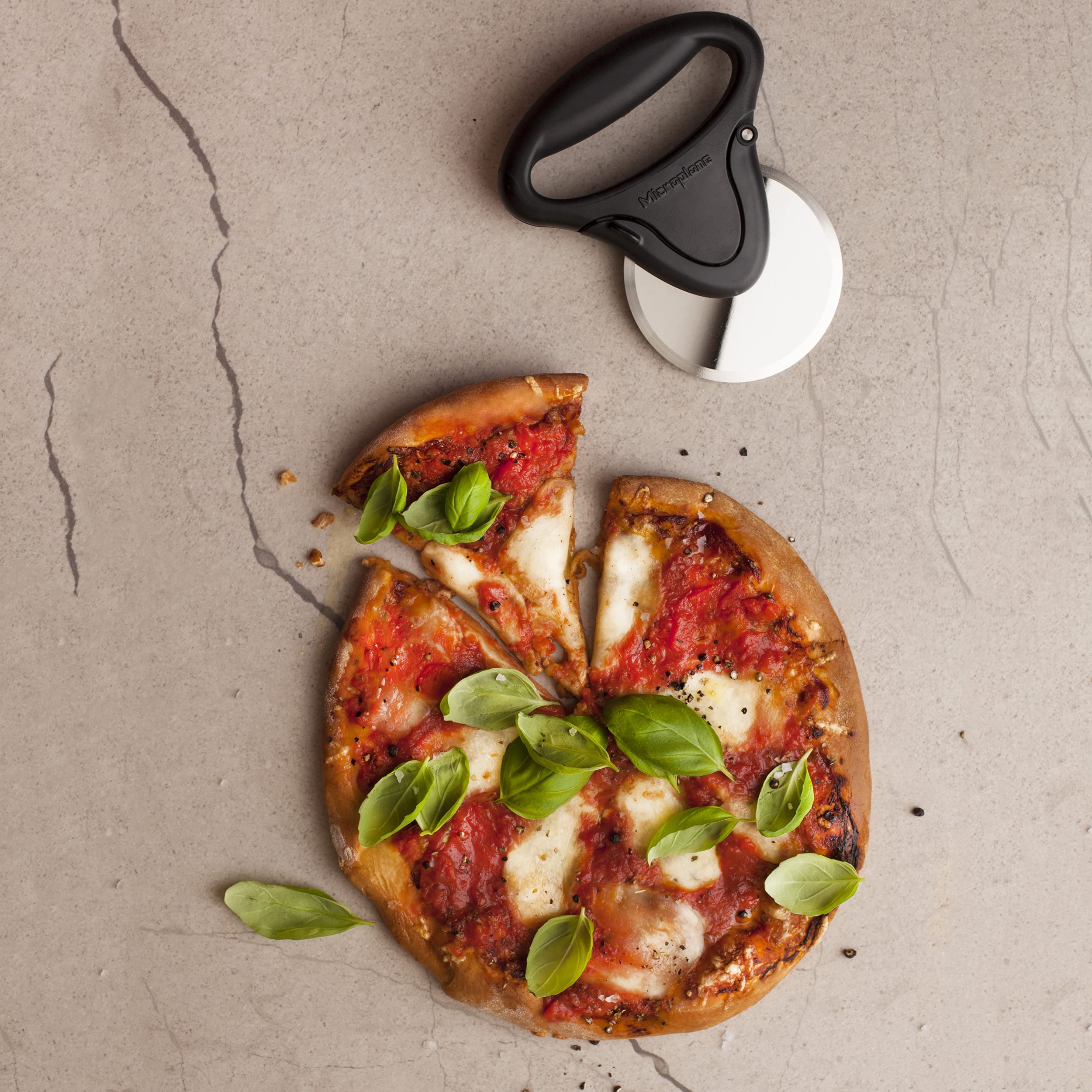 Microplane nóż do pizzy ze stali nierdzewnej, czarny