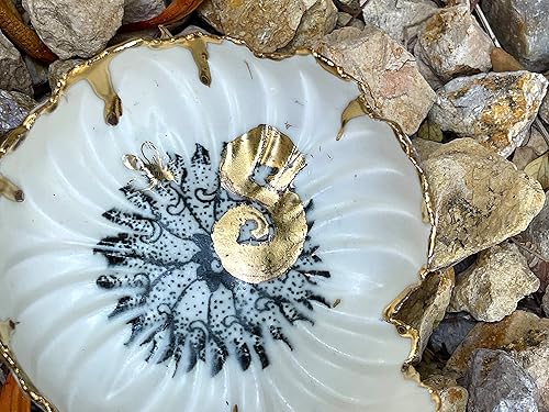 Miniatura 3 de Plato de anillo de flor de loto y mariposa de oro blanco y verde con inicial S, placa de joyería de cerámica hecha a mano con monograma - Foto de