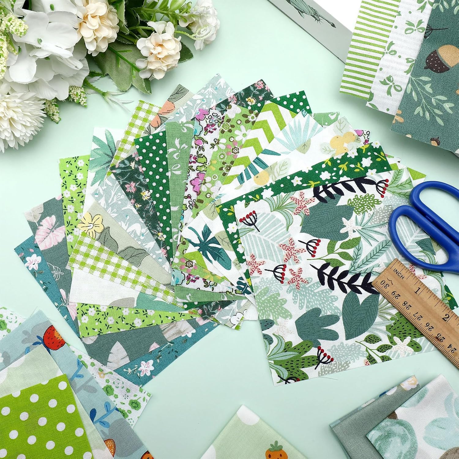 Ganeen 500 Pcs 5 x 5 Inches Cotton Fabric Squares Precut Quilting Fabric Bundles Solid Colors Quilt Material for DIY Craft Sewing Embroidery(Green Floral)