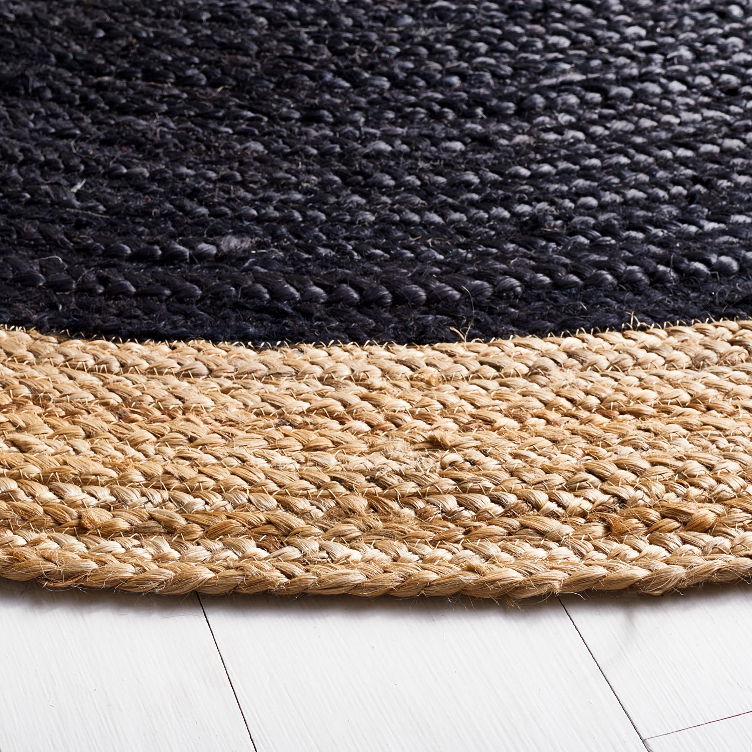Safavieh Natural Fiber Rug for Living Room Dining Room, Bedroom, Natural Fiber Collection, Short Pile, in Black and Natural - Image 3