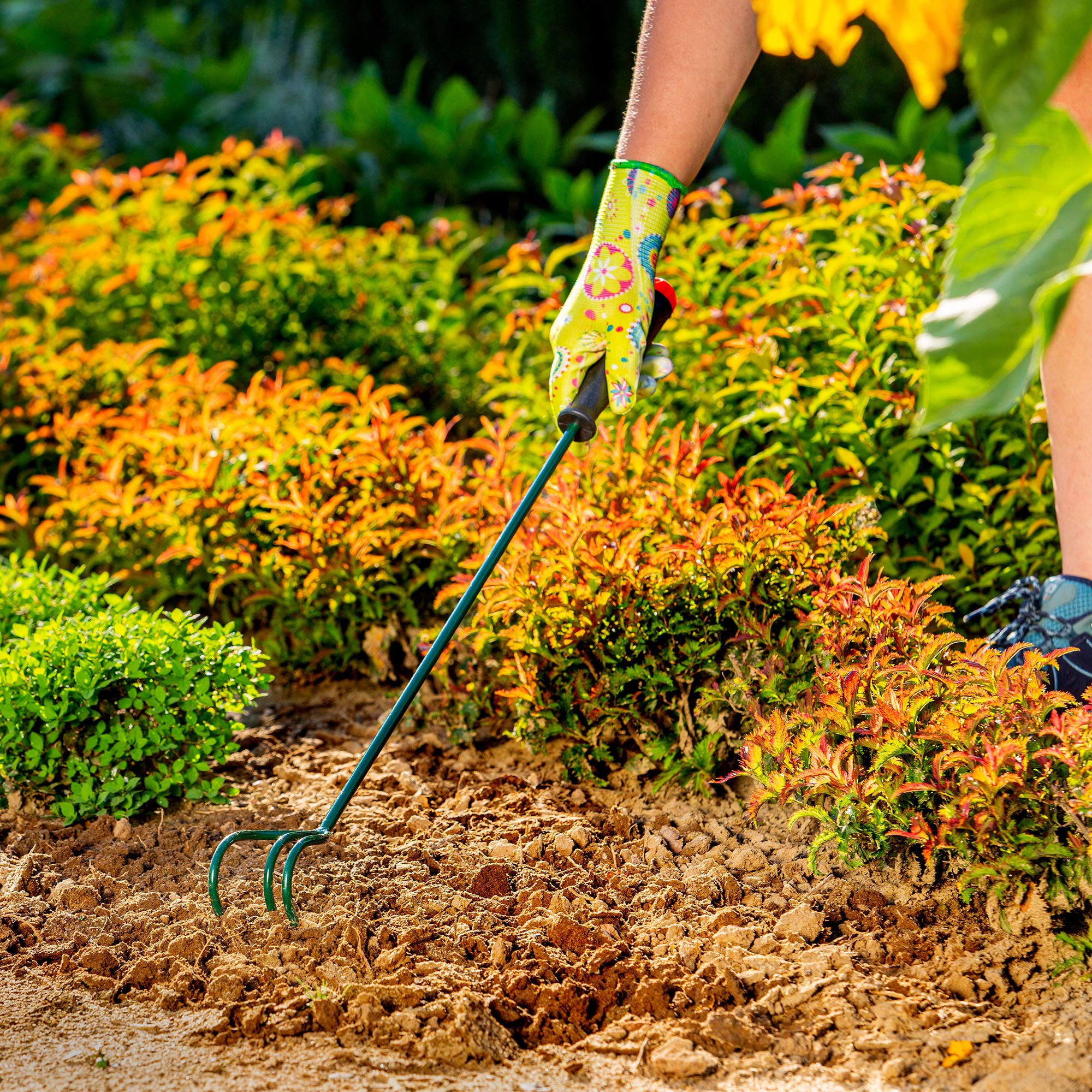 KADAX Grubber à 3 Dents Petit col de Fleurs avec Manche en métal Accessoire de Jardin pour serrer Le Sol, cultivateur de Jardin pour Jardin 60cm Vert
