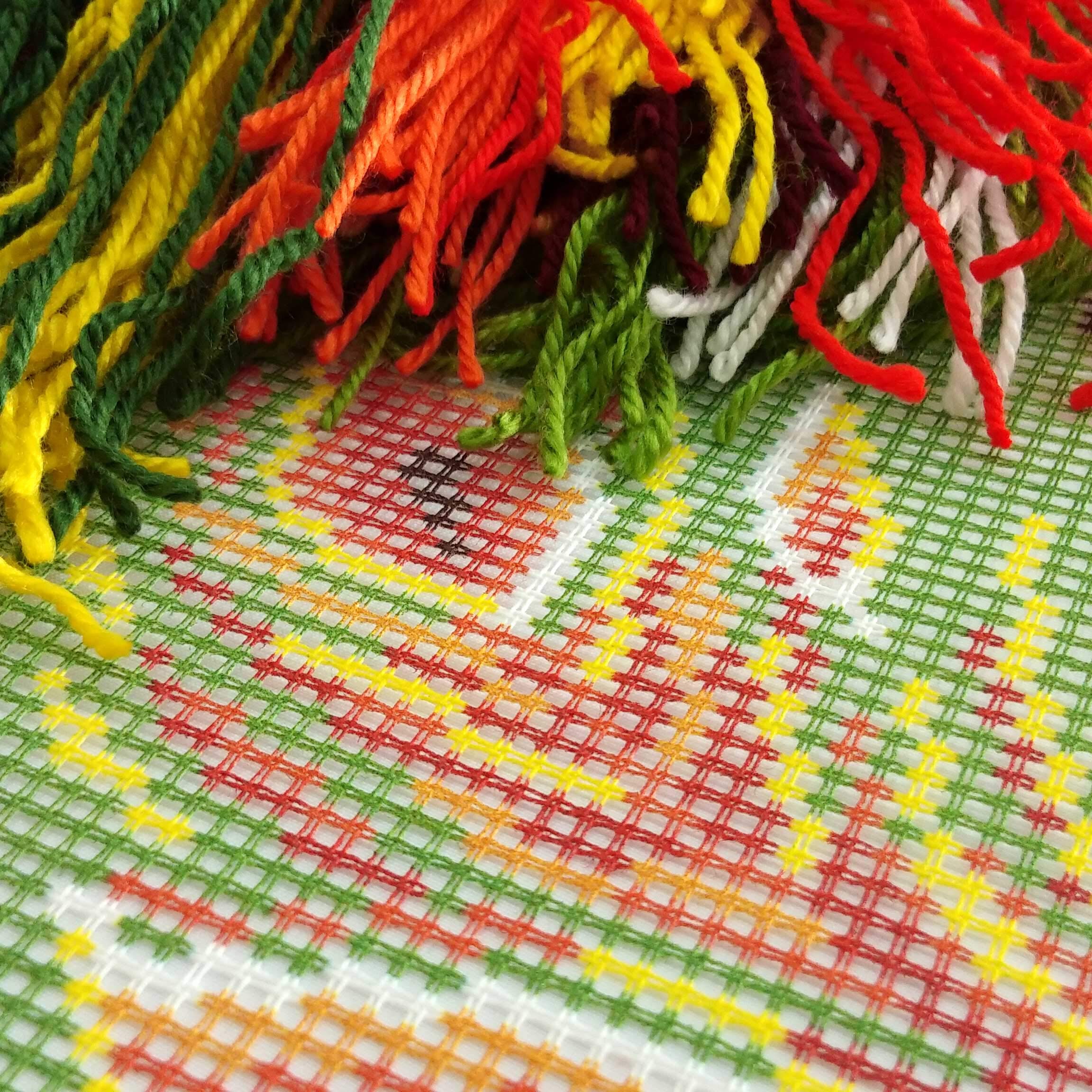 Brvsk Chinesischer Vogel. Needlepoint Set mit bedruckter Gobelin (40 × 40 cm) Kissenset mit Stickerei zur kreativen Inneneinrichtung Handarbeitsset für erwachsene Anfänger