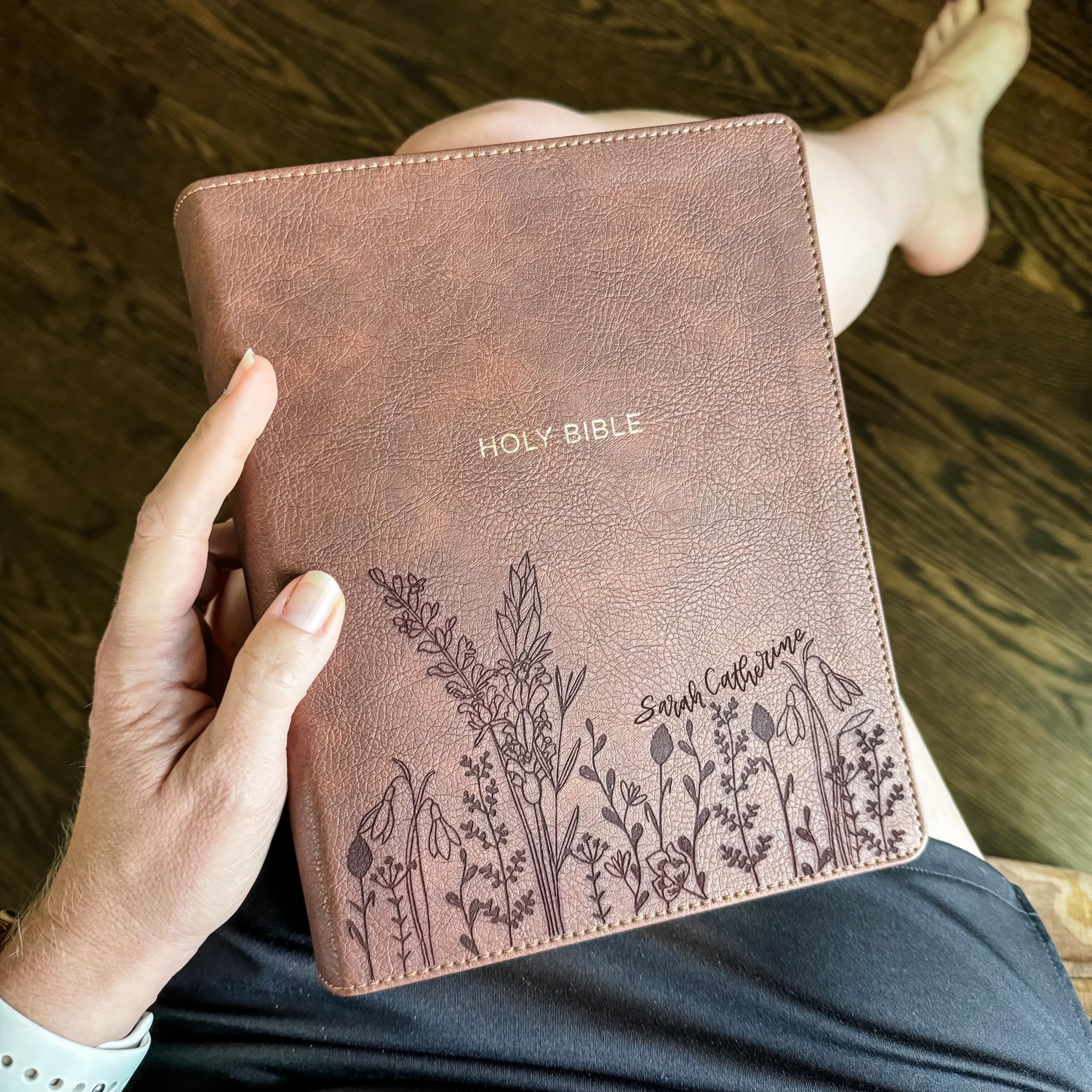 NKJV Journaling Bible: Featuring Hand Illustrated Design of a Field of Wildflowers with Your Custom Engraved Personalized Name - Image 2