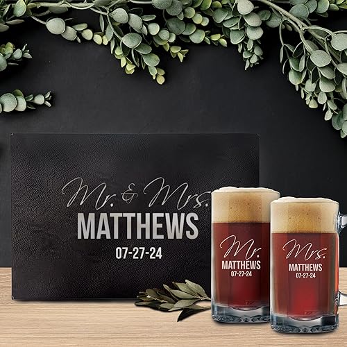 Miniatura 5 de My Personal Memories Mr and Mrs - Juego de 2 vasos de cerveza grabados personalizados para parejas, con monograma personalizado, para bodas