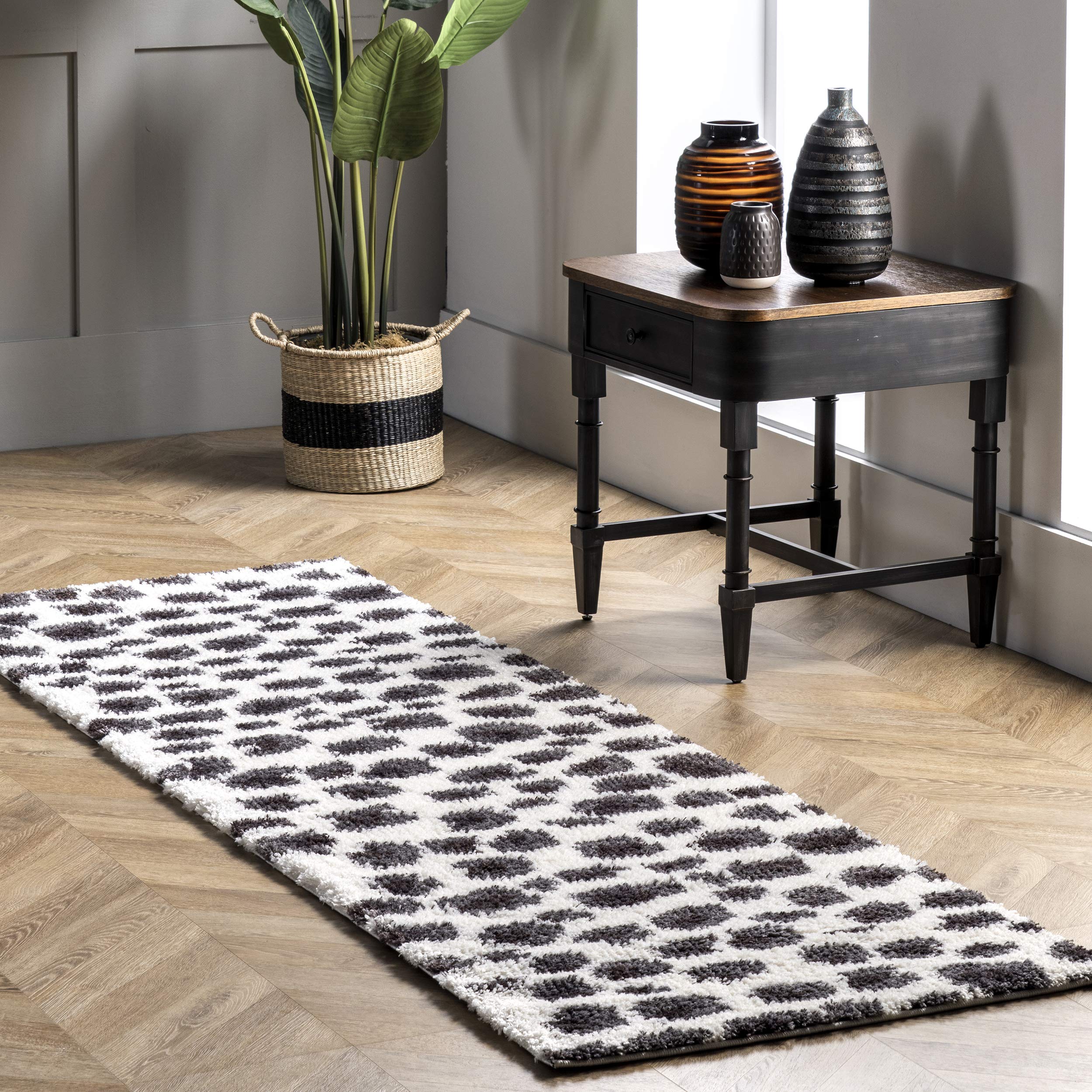 Tapis Léopard Beige nuLOOM Lennon pour réchauffer votre chambre