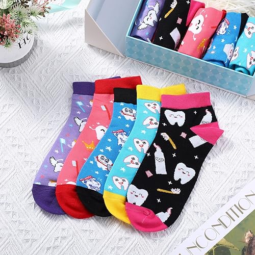 Miniatura 4 de Vicenpal 5 pares de calcetines novedosos para mujer con dientes de enfermera, dentista, higienista, regalo para Navidad, enfermería, médico (estilo