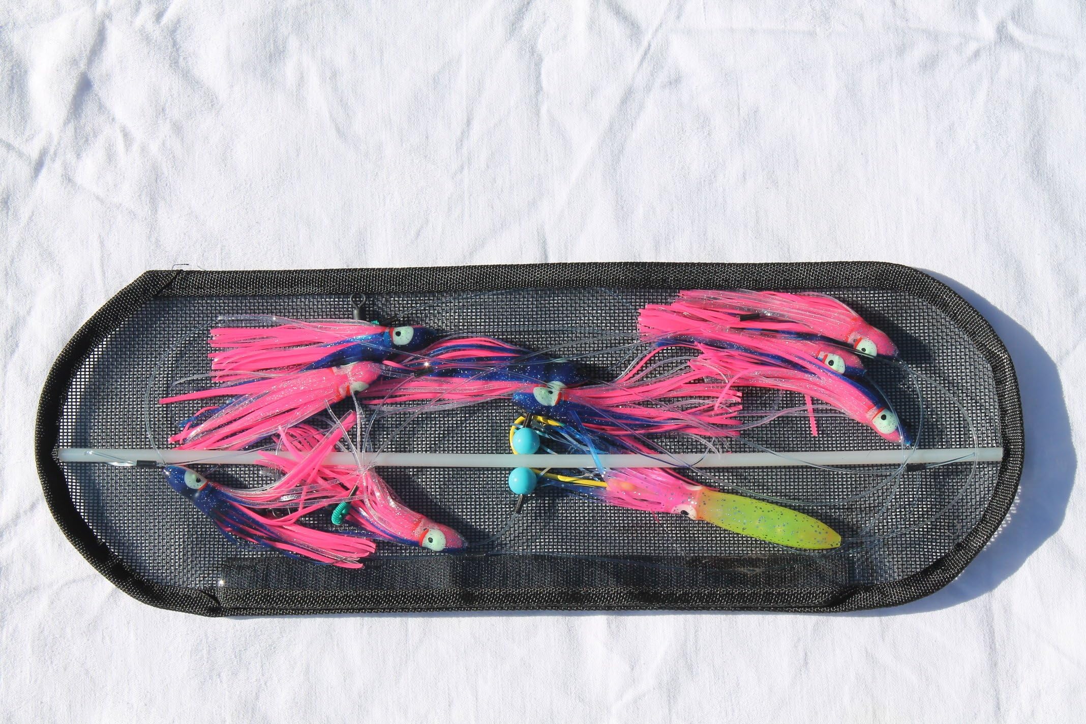 Ancient Mariner Tackle 18-Inch Flexible Spreader Bar w/Blue and Pink Squids, Hook Lure, and Storage Bag