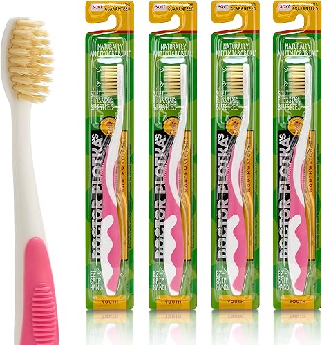 MOUTHWATCHERS Cepillo de dientes manual suave para niños, paquete económico de 4, cepillos de dientes rosas para niños y adolescentes, ultra limpio,