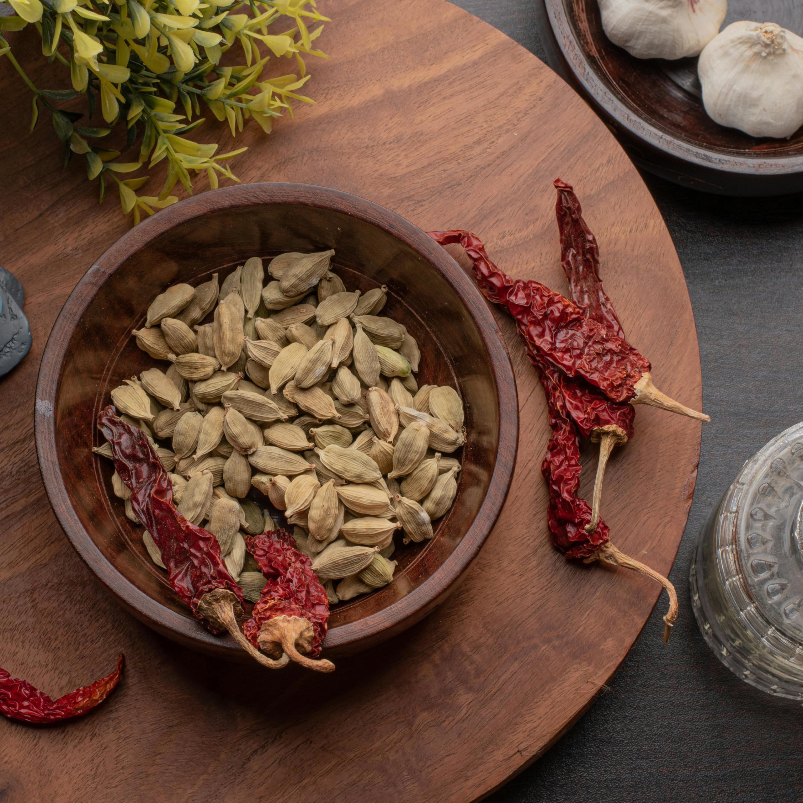 Cardamome (graines) 500 g- LA PLANTIGO Un choix savoureux, Qualité Supérieure, Sachet avec Zip, Cardamome Gousses Entières - Graines Cardamome Vertes