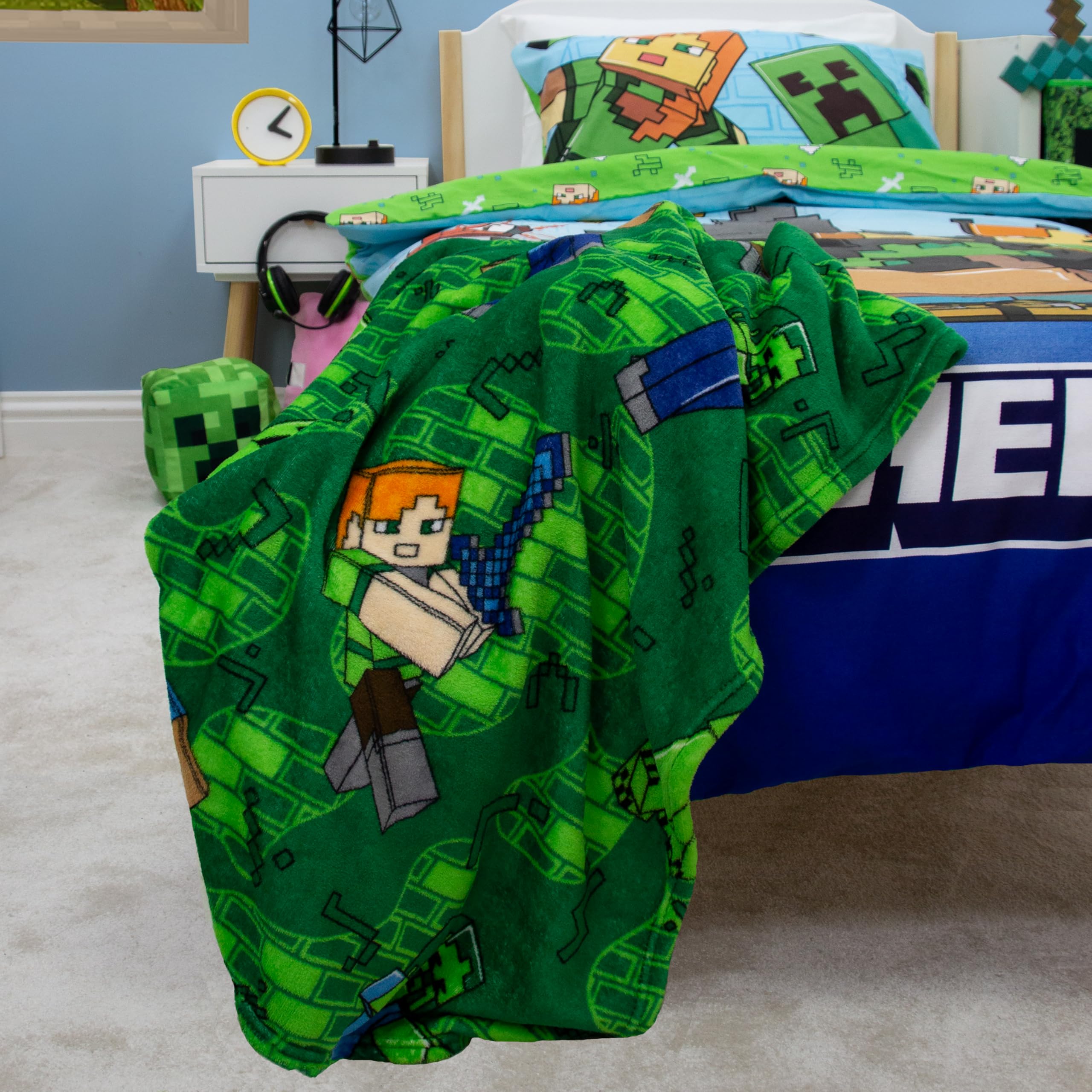 Character World Coperta in pile Super Mario con licenza ufficiale Nintendo, super morbida e calda, marca di design per videogiochi, perfetta per camera da letto, campeggio e pigiama party