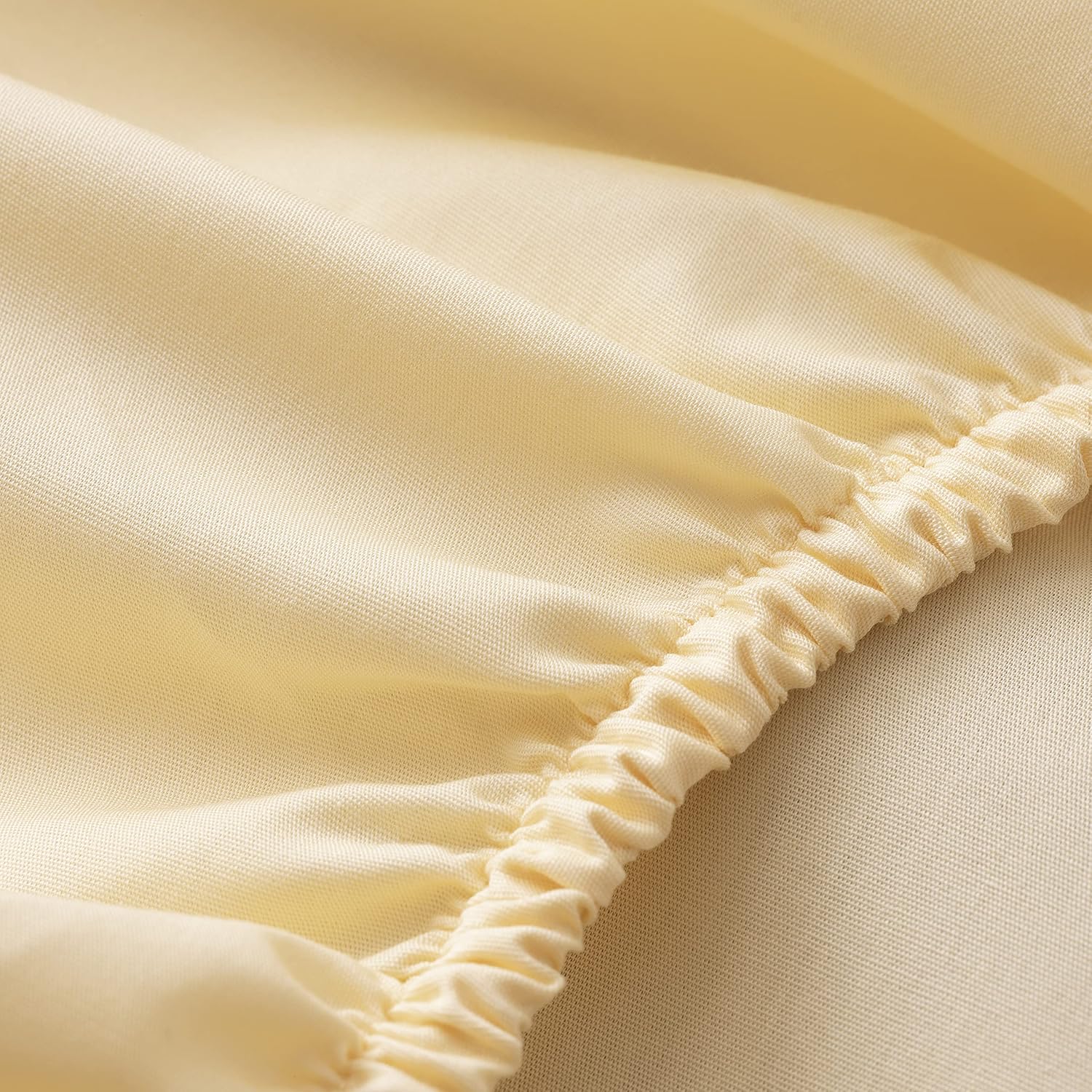 WELSPUN BASICS 100% Cotton Percale Solid Sheet Sets | Twin | Yellow | Soft & Cool | Durable | Oeko-Tex Certified | Made in Green | 1 Flat Sheet 1 Fitted Sheet 1 Standard Pillowcases