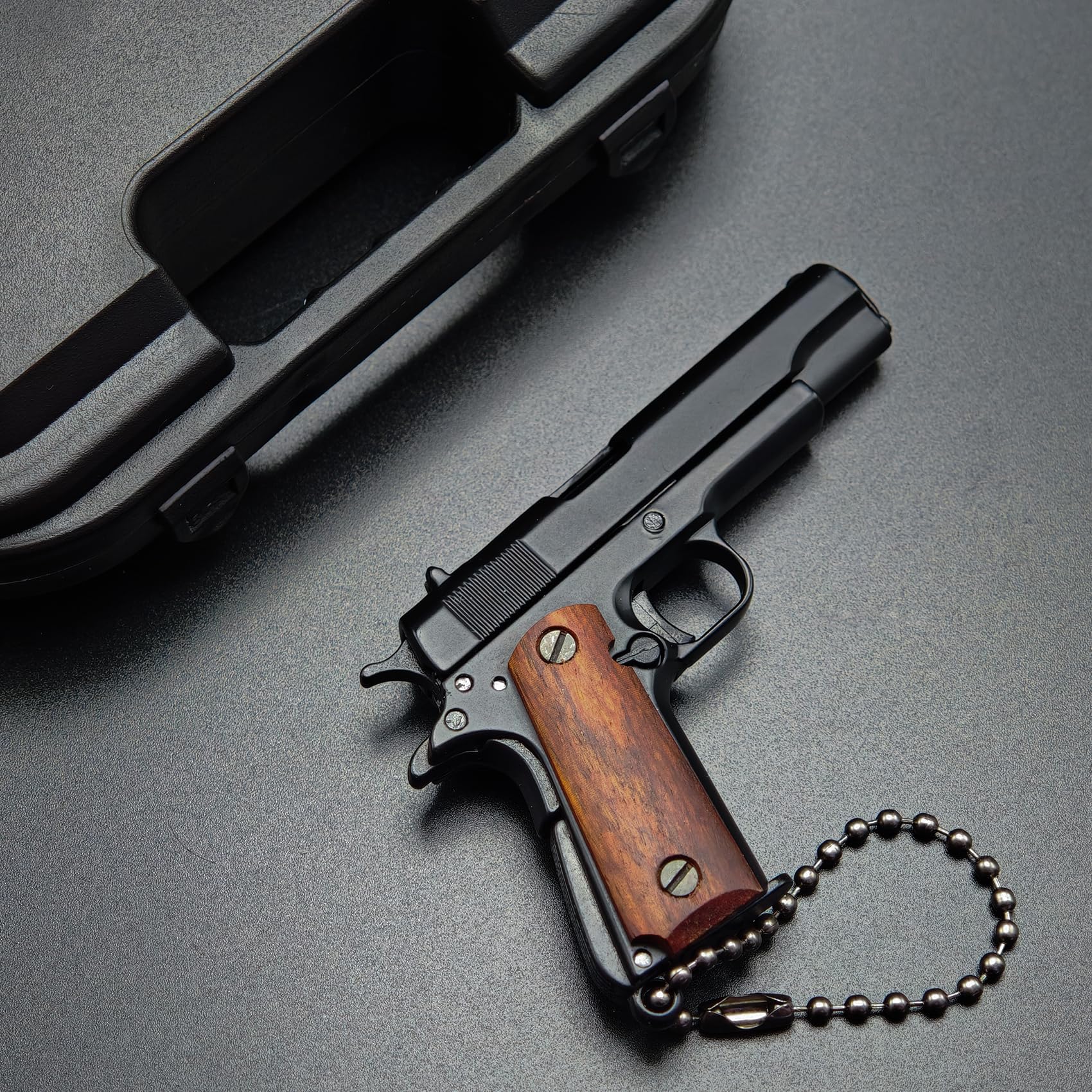 Mini-Schlüsselanhänger mit Pistolenform, kleiner Schlüsselanhänger, Pistolenform, cooler Schlüsselanhänger für Herren, Holzmaserung, schwarz, Einheitsgröße
