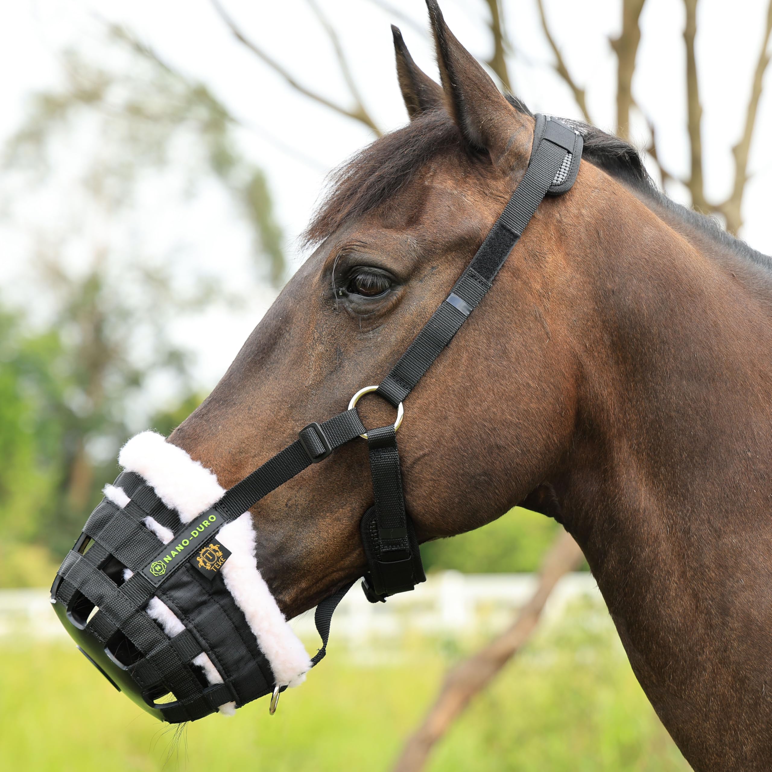 T TEKE Nano-Duro II Deluxe - Bozal de pastoreo de caballos con forro polar, cojín de neopreno ajustable completo