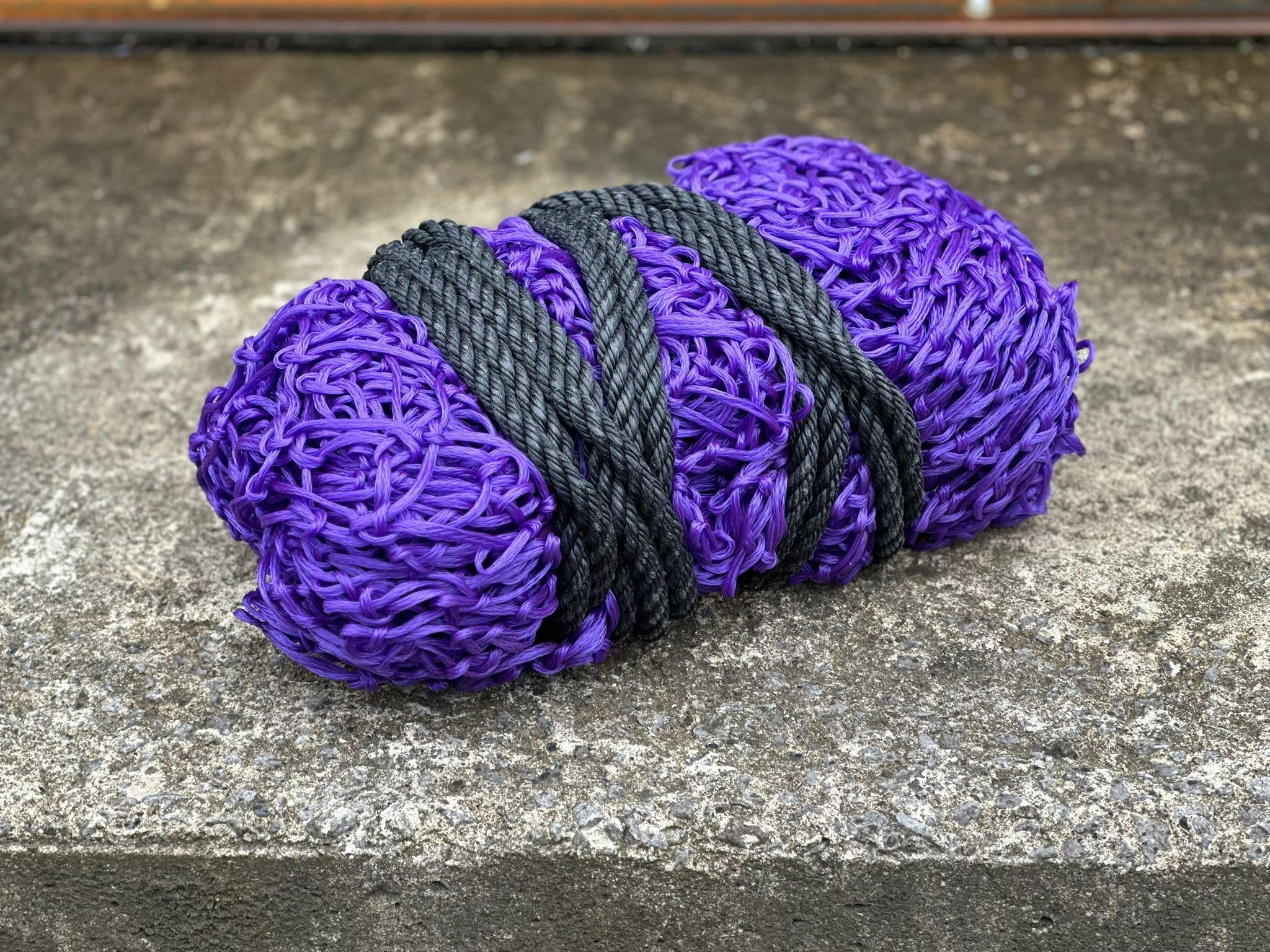 Equipride ROUND BALE HAY NET HAYLAGE SLOW FEEDER SMALL HOLES AND 6 FEET BALES (Purple) — image 1