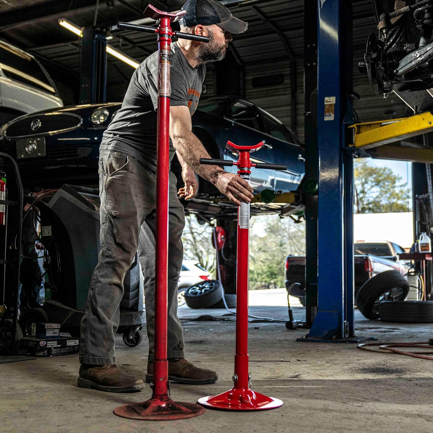 SUNEX TOOLS 6811 3/4 Ton Short Underhoist Stand