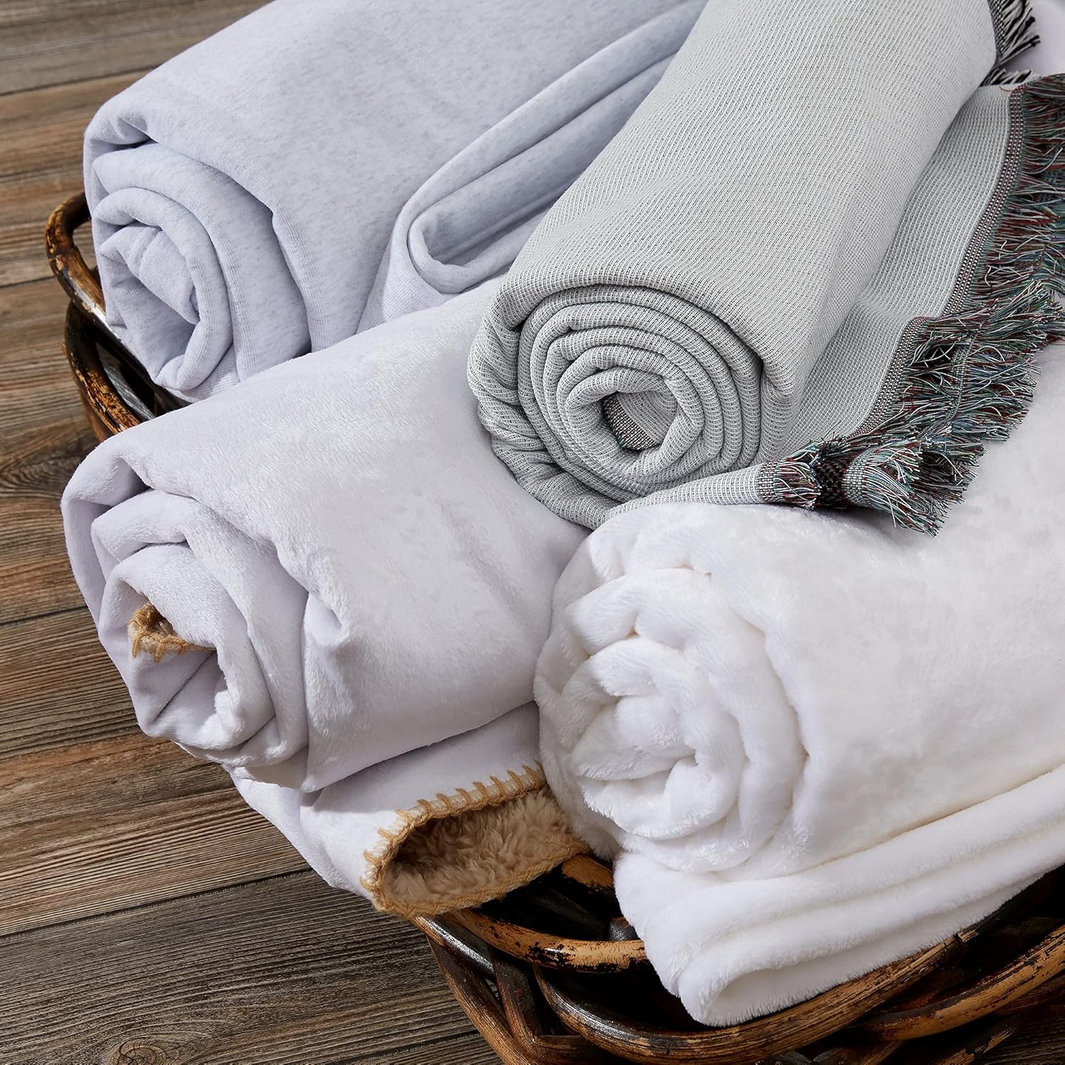 Personalized Name Blankets for Newlyweds. Floral Anniversary Blanket. Customize with Couple's Names. Perfect Wedding. (Fleece)