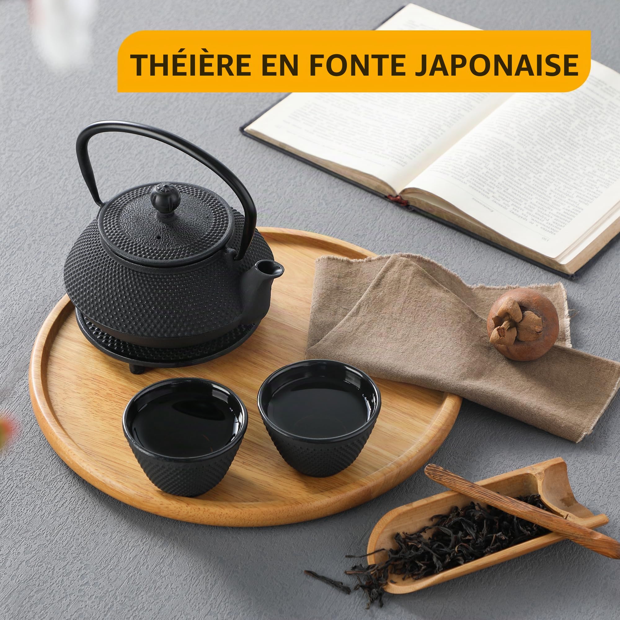 Velaze Théières et 2 Tasses de Thé avec Infuseur, Théière Induction Emaillé Noir de 700ML, Set Teapot en Fer Traditionnel avec Panier en Inoxydable, Plateau en Fonte