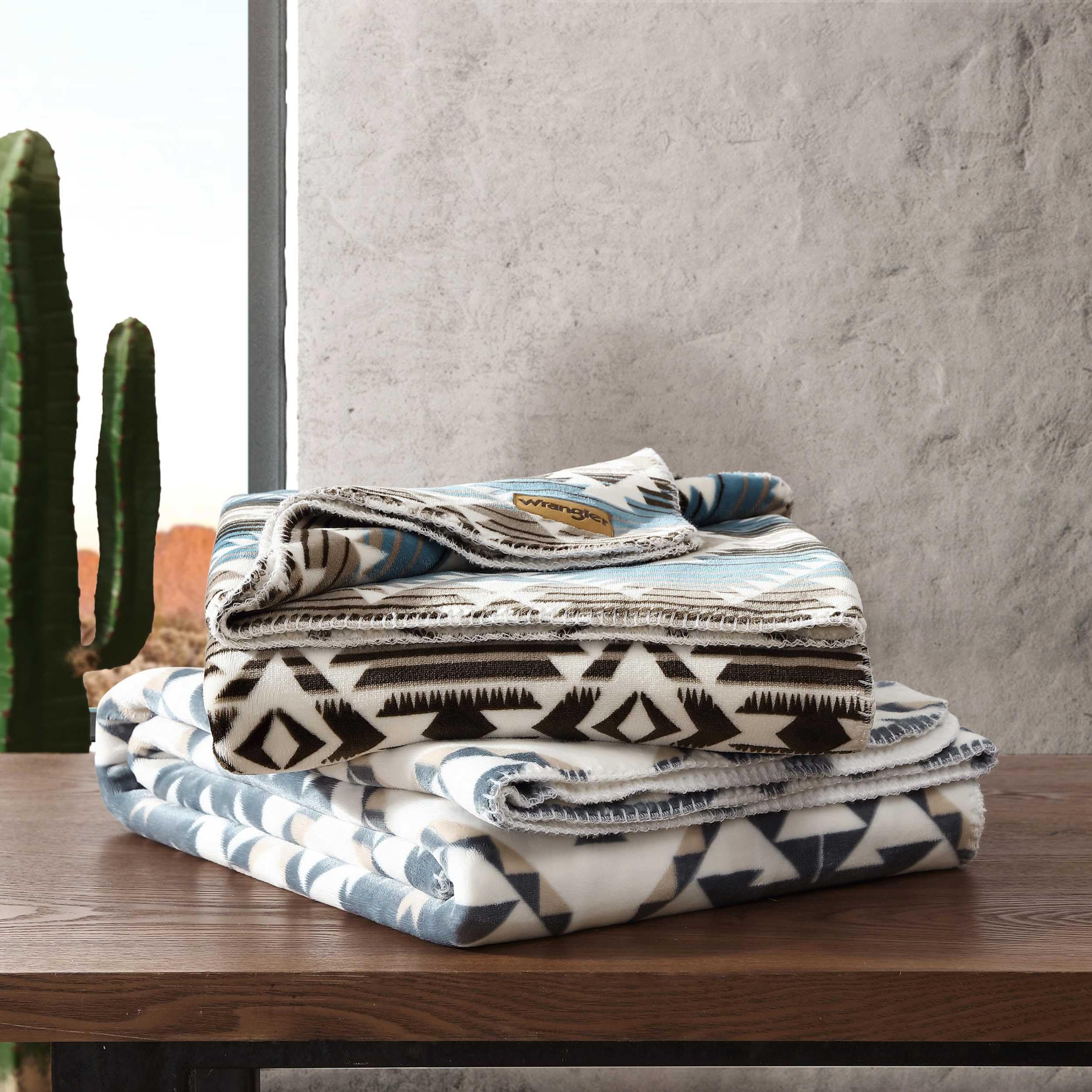 Amazon.com: Wrangler - King Size Blanket, Super Soft Reversible