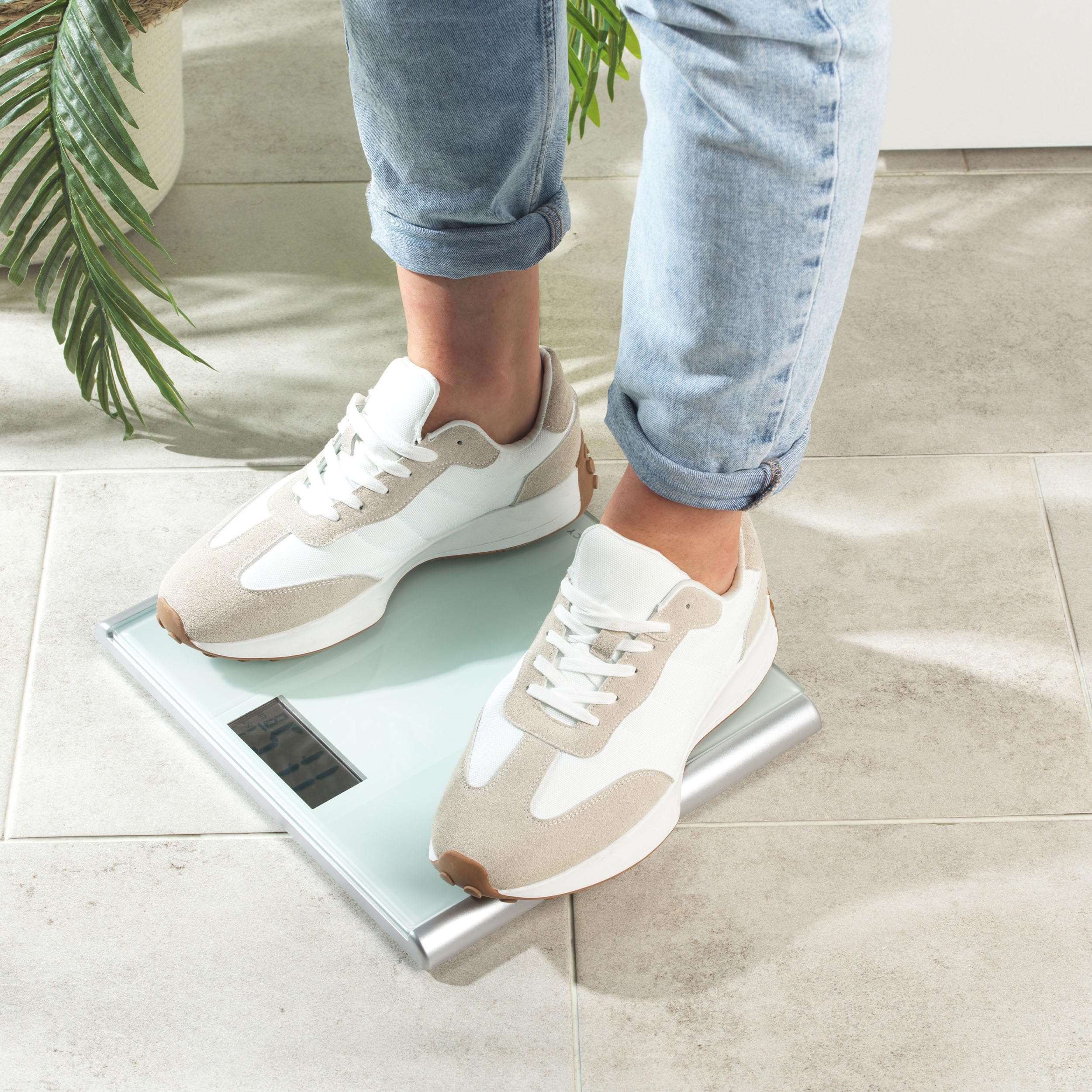 Salter 9009 WH3R Escala de baño de precisión máxima: Básculas de pesaje digitales, incrementos de 50 g, lecturas instantáneas paso a paso, pies de alfombra, 180 kg, baterías incluidas