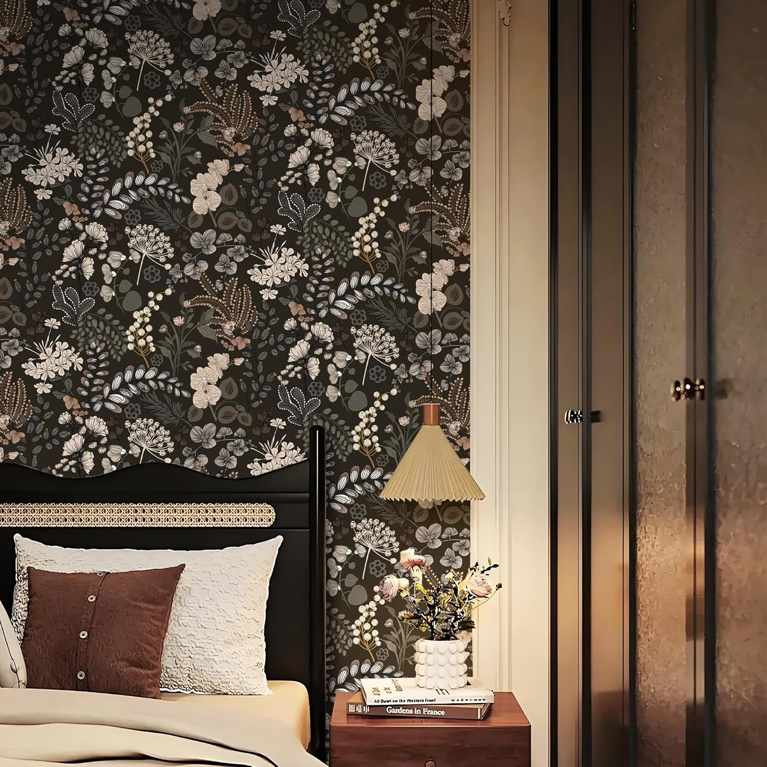 Guvana Peel and Stick Wallpaper Black Floral Wall Paper Vintage Contact Paper Removable Self Adhesive Wallpaper for Bathroom Bedroom Cabinet and Drawer Waterproof (Black Brown) 17.3"×78.7"
