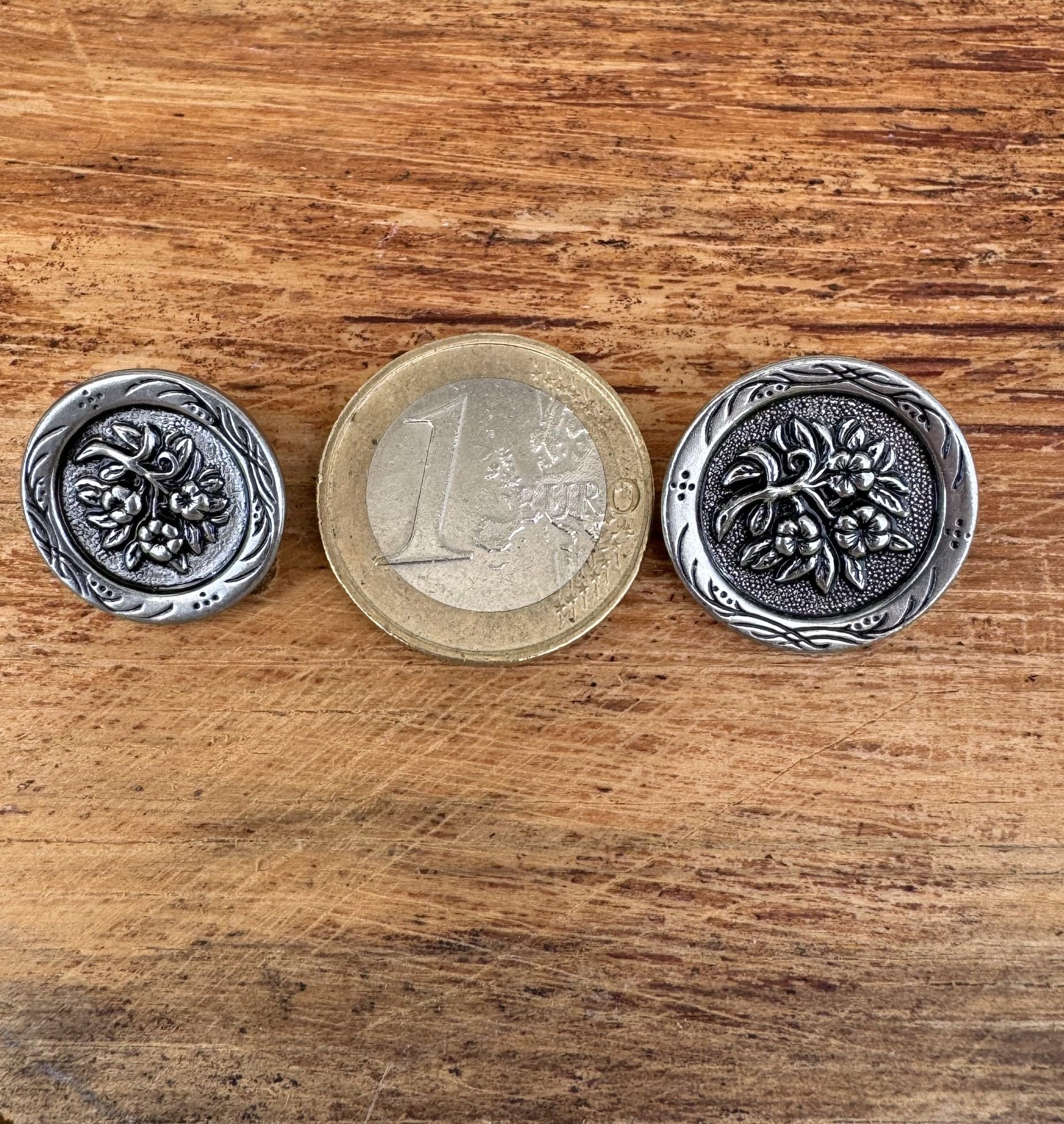 Traditional Buttons Antique Silver Coloured Flower Flat Metal Buttons with Eyelet 18 mm or 20 mm (20 mm) Pack of 10 - Image 4