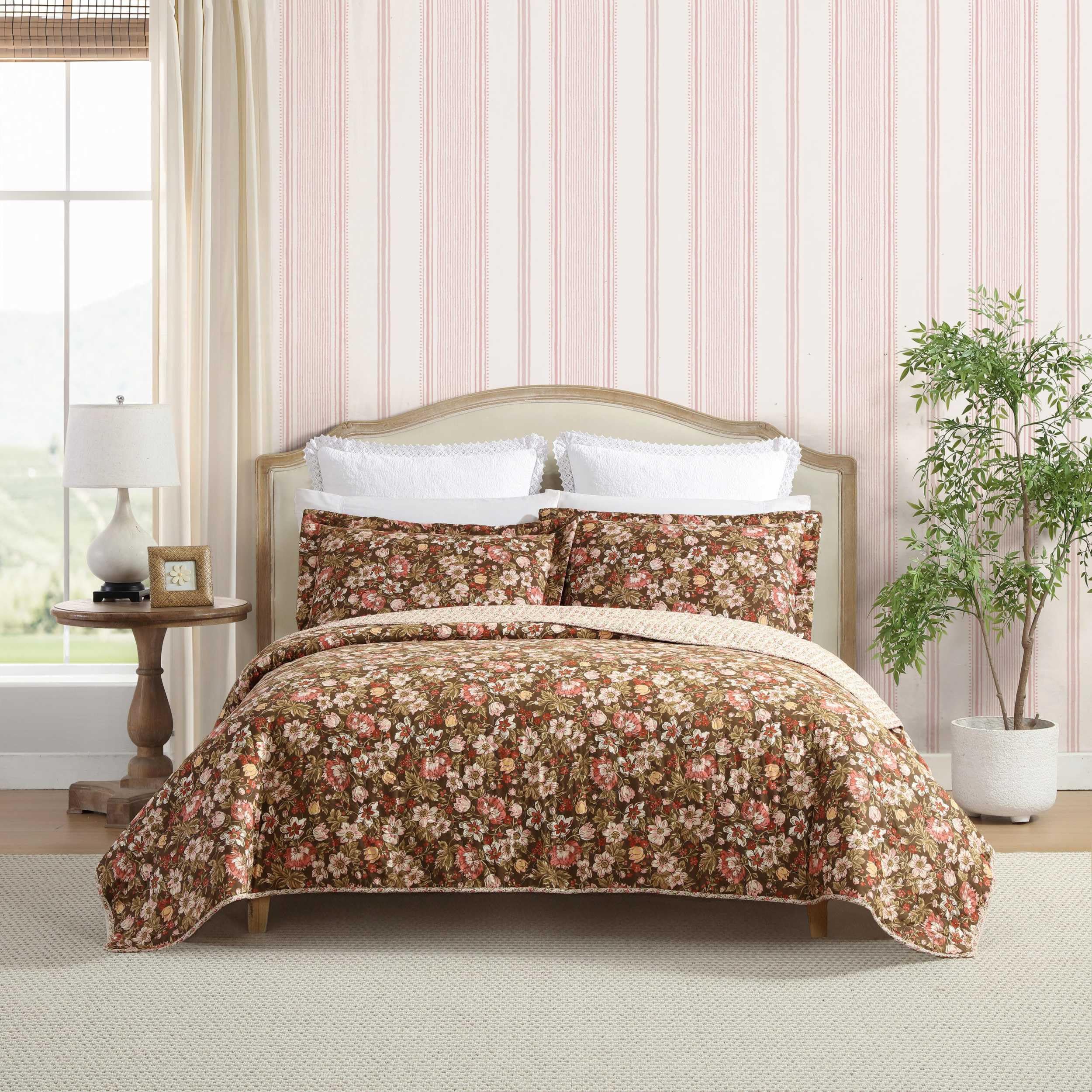 Amazon.com: Laura Ashley - King Quilt Set, Reversible Cotton
