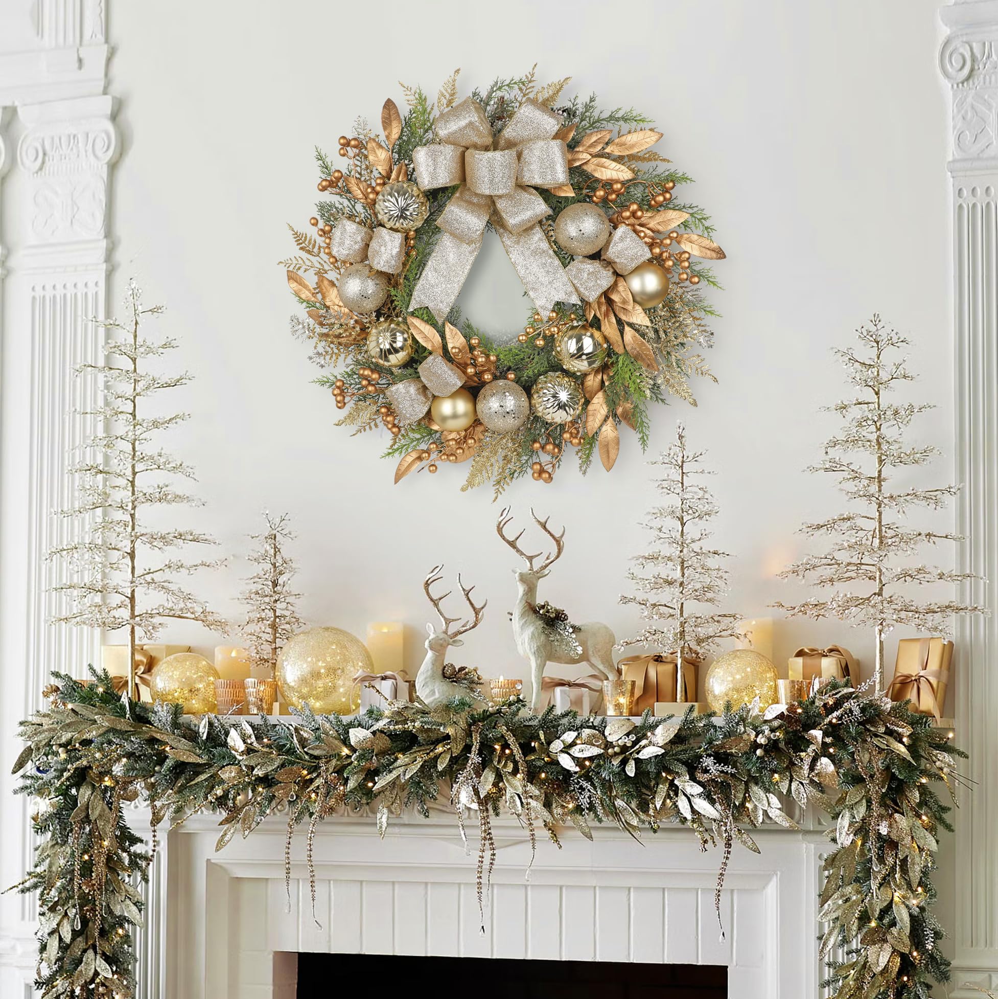 Arbrous Coronas de Puerta de Navidad Exterior 24" Corona de Navidad Grande Dorada con Lazo de Seda Bolas Bayas Hojas Coronas de Navidad para Puerta Principal Corona Artificial de Invierno para Pared