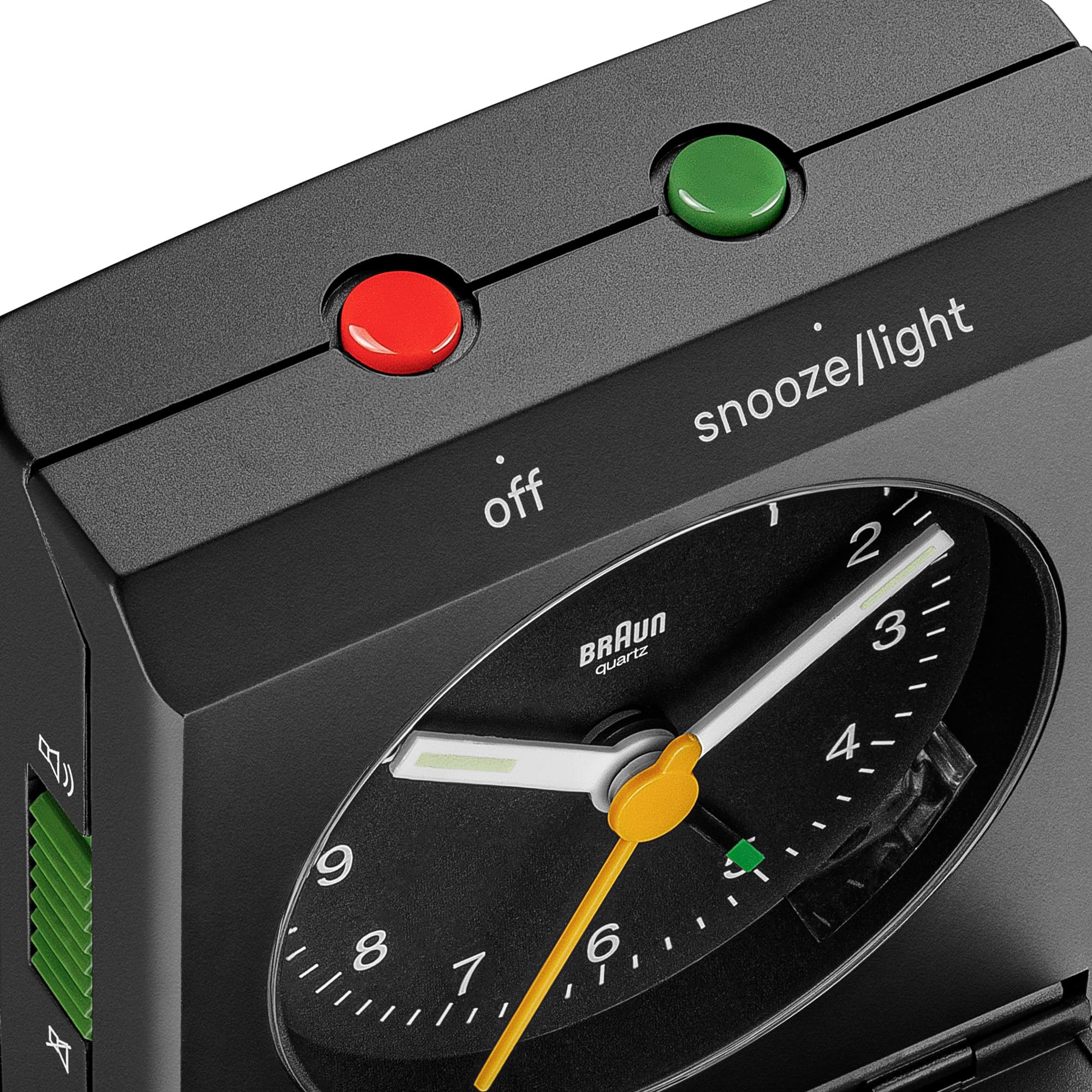 Braun klassischer analoger Reisewecker mit Schlummerfunktion und Licht, Vintage-Design, kompakte Größe, Klappdeckel mit Weltzeitzonenkarte, leises Quarzwerk, Crescendo-Piepton-Alarm in Schwarz, BC05B