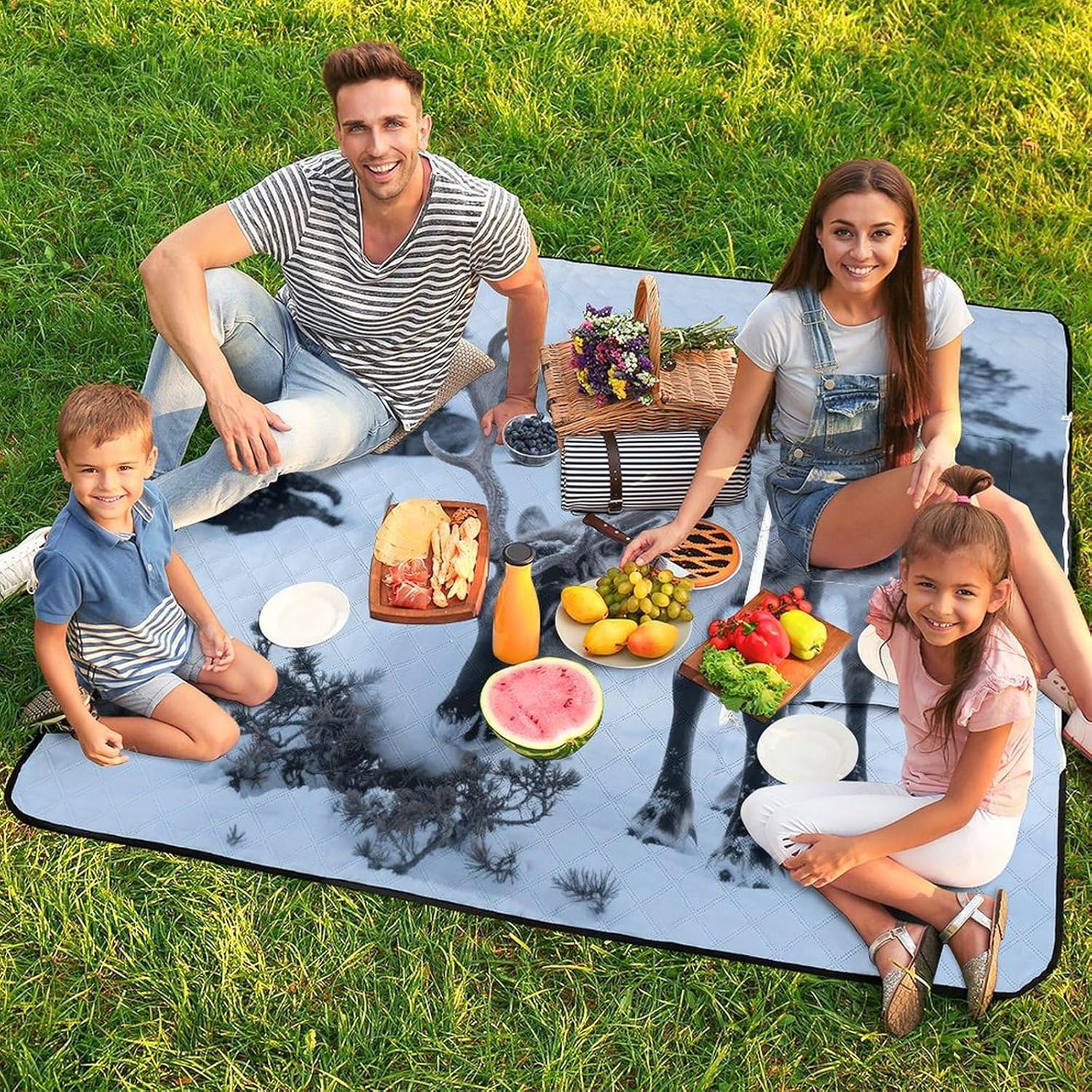 Male Red Deer Picnic Blanket 150x150cm, Foldable 2-in-1 Picnic Mat and Tote Bag Portable Waterproof Beach Mat Sandproof Outdoor Blanket for Park, Hiking, Beach, Camping, Travel