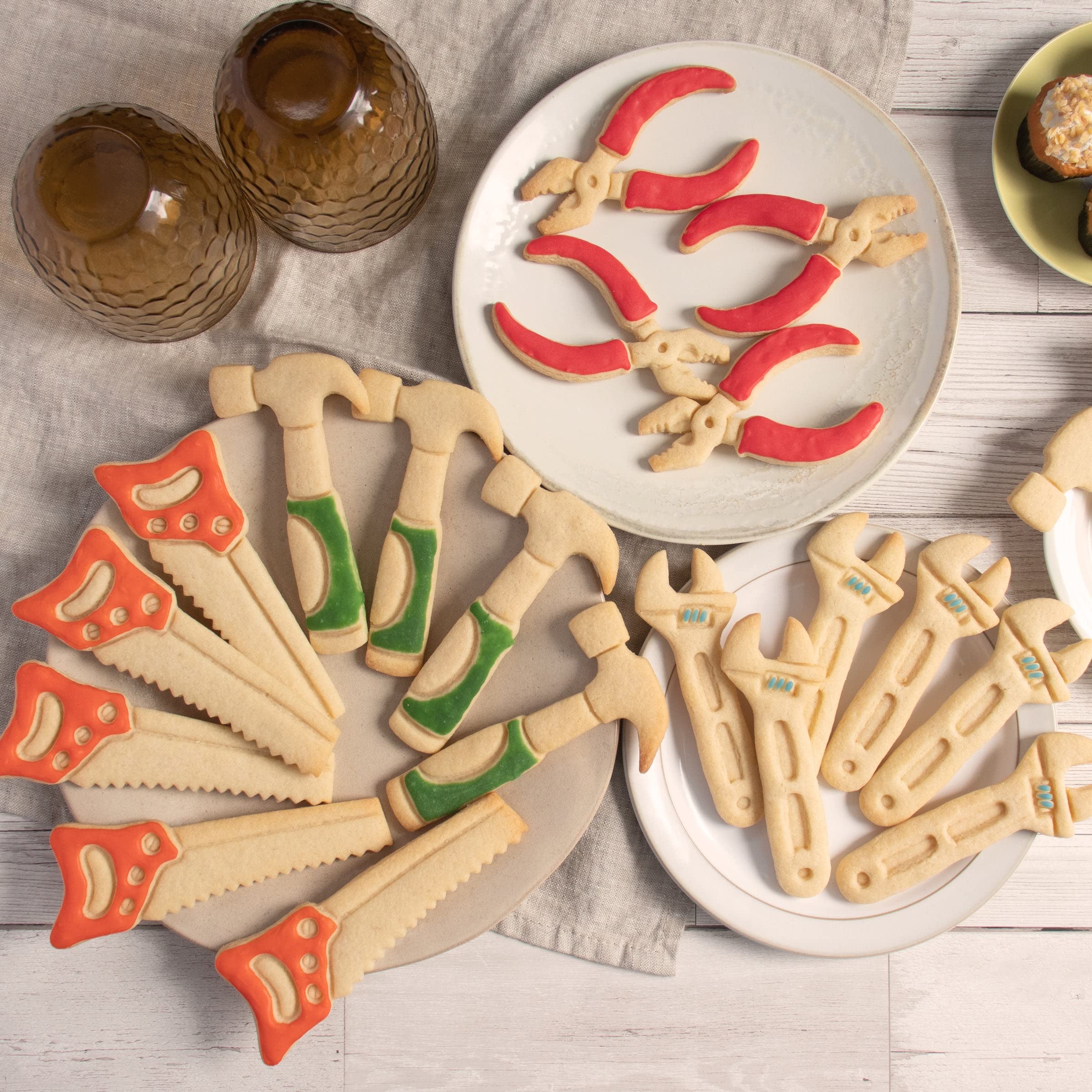 4er Set Handwerkzeuge Ausstechformen (Formen: Schraubenschlüssel, Fuchsschwanz, Hammer und Zange), 4 Teile, Bakerlogy