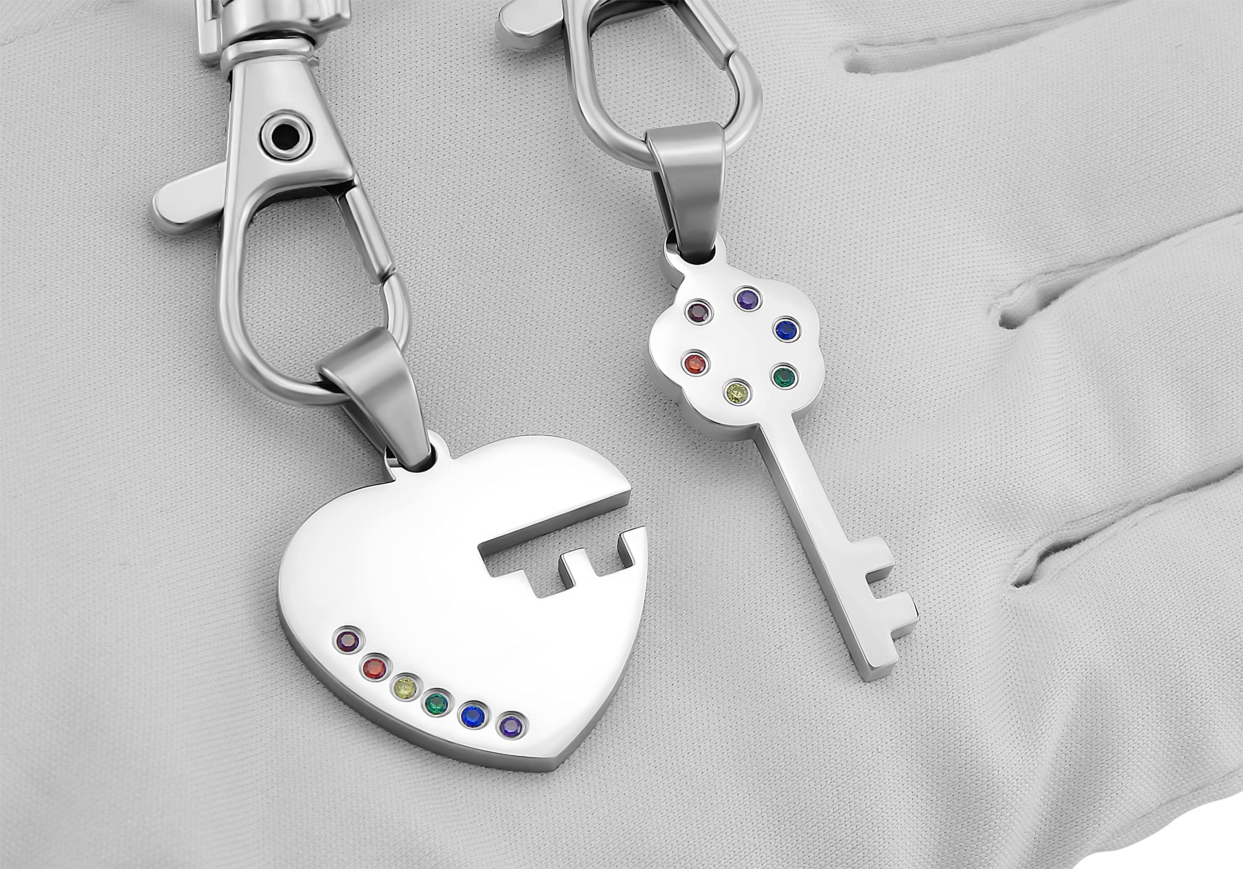 Schlüsselanhänger personalisiert 2 Stück Schlüssel und Schloss | Schlüsselanhänger mit Gravur Set Edelstahl Silber | personalisierte Schlüsselanhänger für Paare Freund Freundin Partner