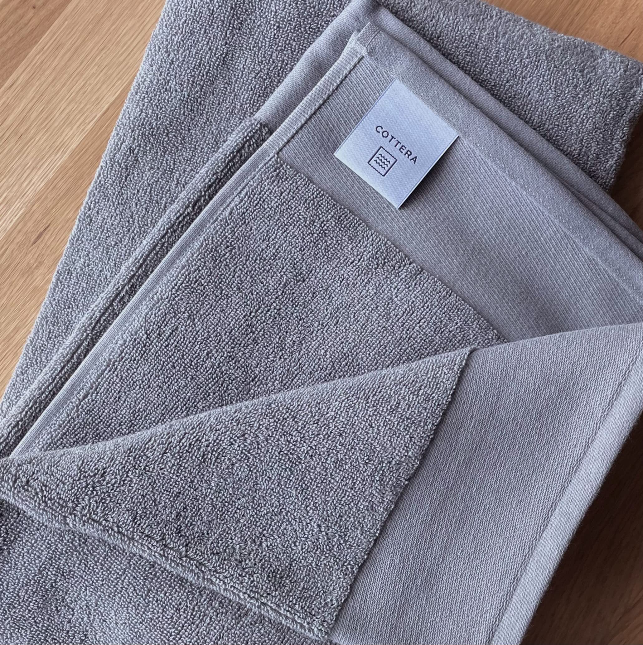 Set di 8 asciugamani in grigio, qualità premium Hotel & Spa, 2 teli doccia 70 x 140, 2 asciugamani 40 x 70, 4 asciugamani per il viso 30 x 30 cm, 100% cotone finissimo 600 gm², prodotti in