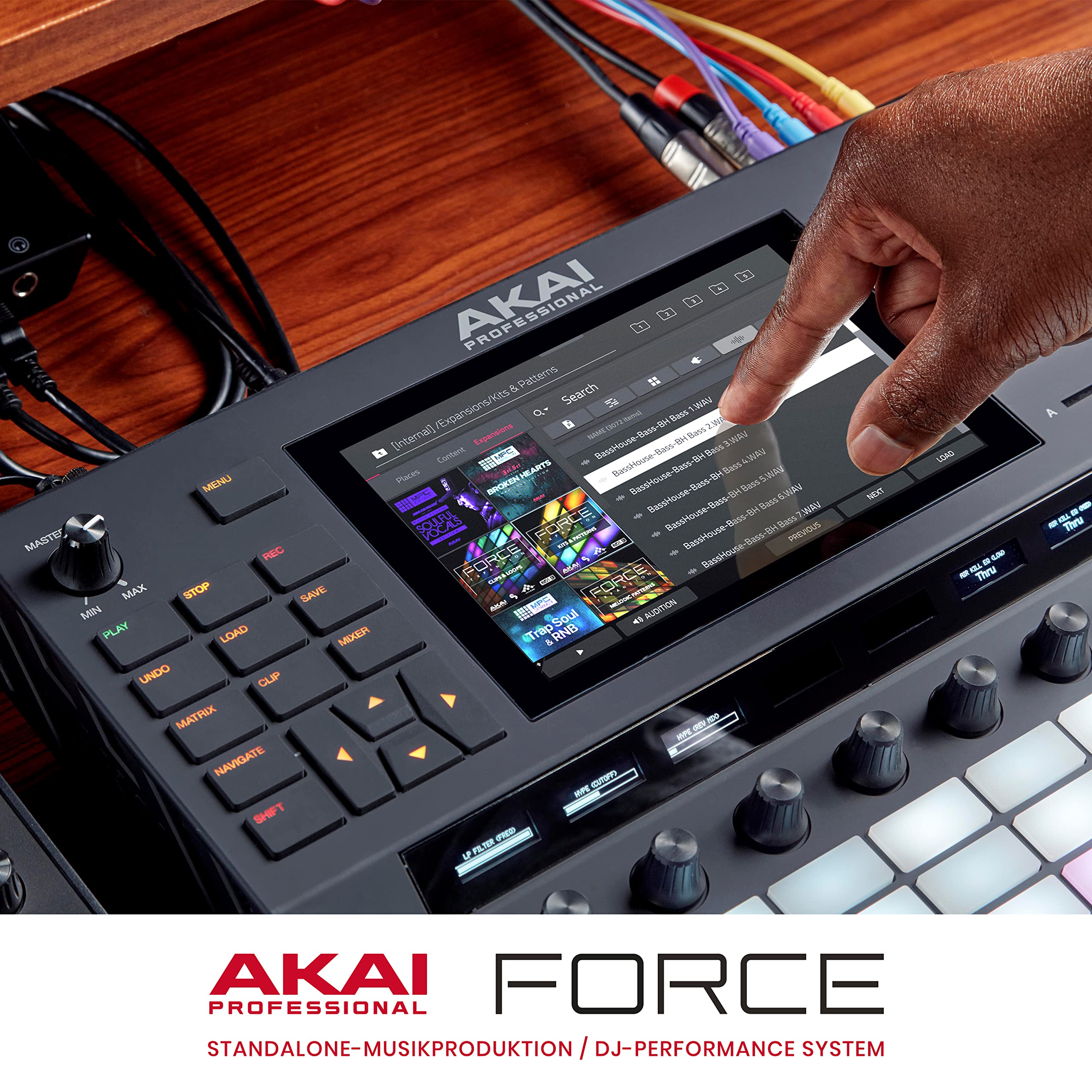 Akai Professional FORCE – Standalone-Musikproduktion, MIDI-Sequencer und DJ-System mit Synth-Engines, MPC-Sampling und Clip-Launching im Ableton-Stil