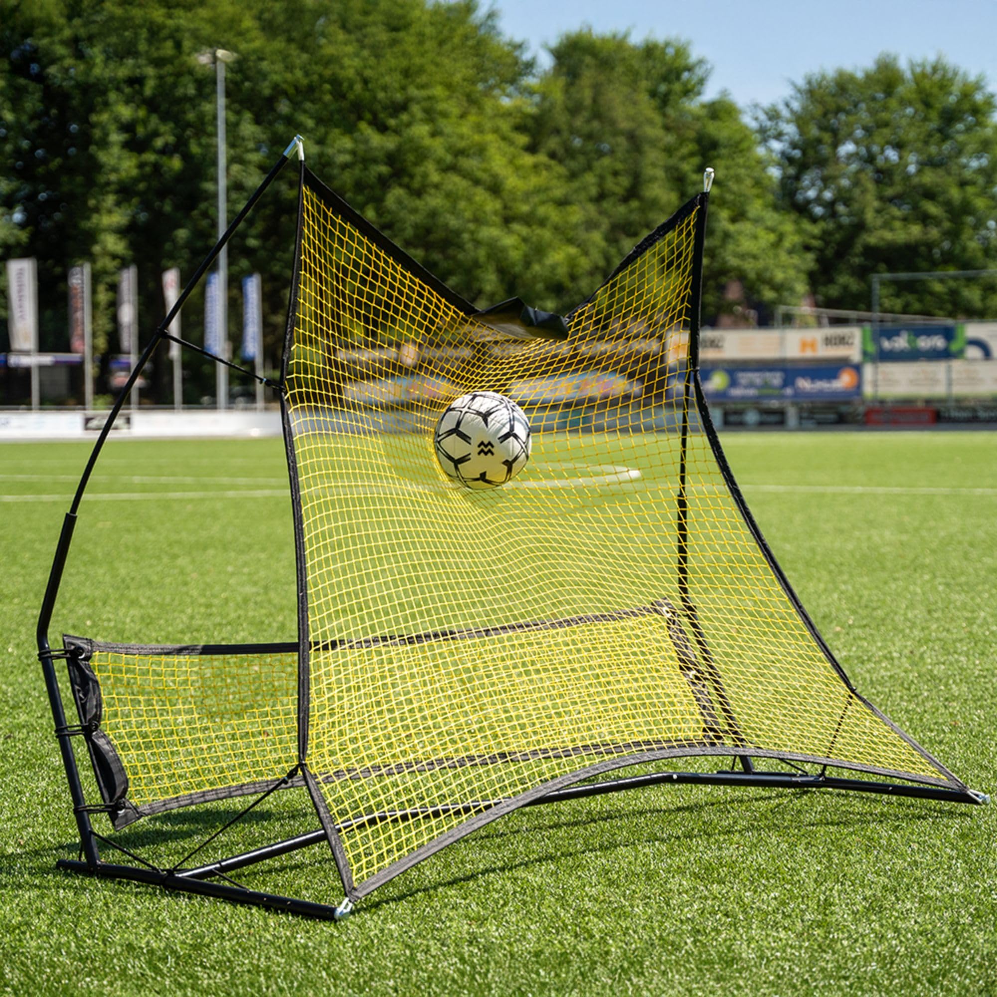 MATCHU - Filet de Rebond Football - 2en1 - INCL. Sac - 183x130cm - Kickback - Convient pour Le Football et Le Handball - Noir/Jaune