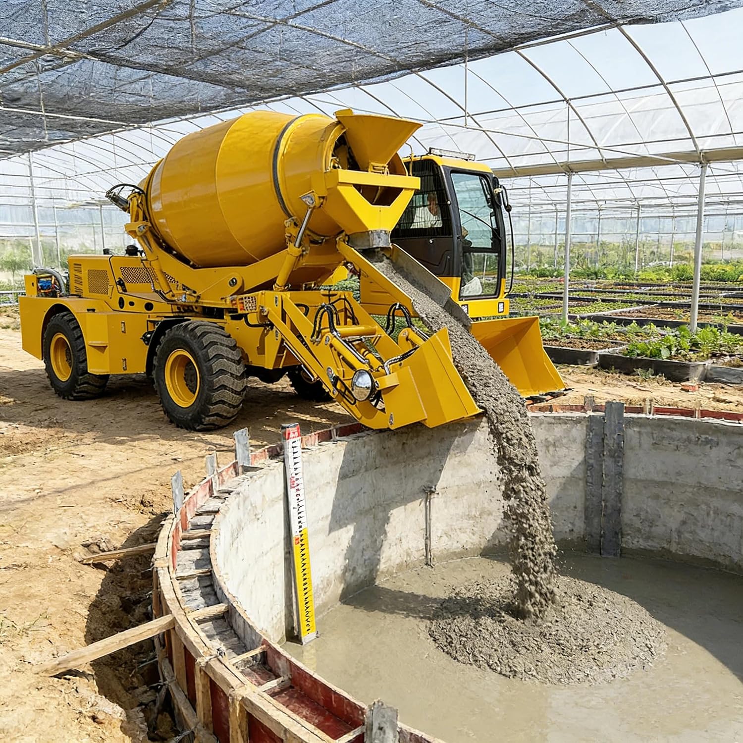 Self Loading Concrete Mixer – Integrated Loading, Mixing & Discharging Cement Truck