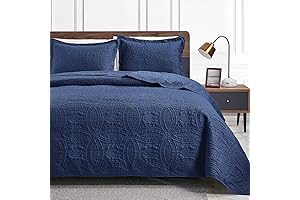 Love Cabin's All-Season Navy Coverlet: Comfort and Style for Your Bedroom Retreat