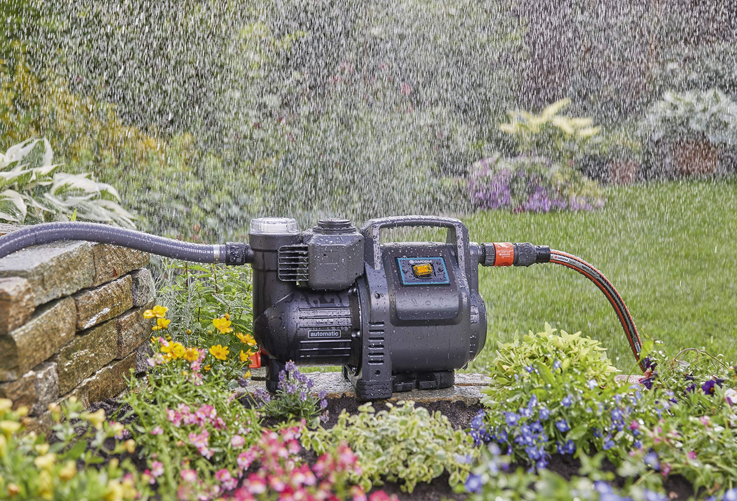 Gardena Hauswasserautomat 3500/4E: Robuste Hauswasserpumpe, vollautomatisch, mit LED-Blinklicht-Frequenz, Fördermenge 3500 l/h, Thermoschutzschalter, Trockenlaufsicherung (1757-20)