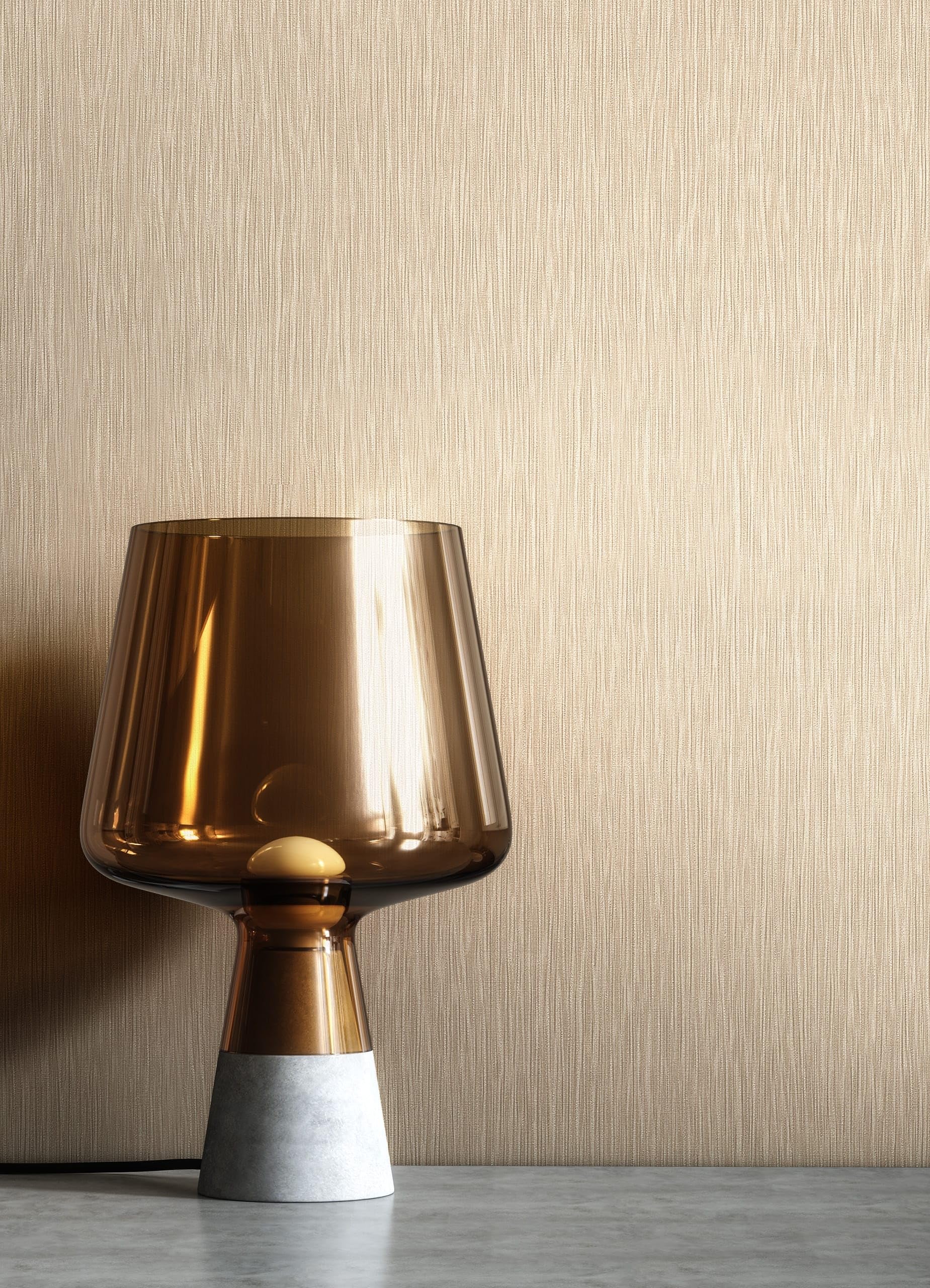 Newroom tapeta flizelinowa beżowa jednokolorowa do salonu | naturalny odcień piasku, subtelna struktura linii, bez pasowania, styl boho, tapeta do sypialni, jadalnia biuro