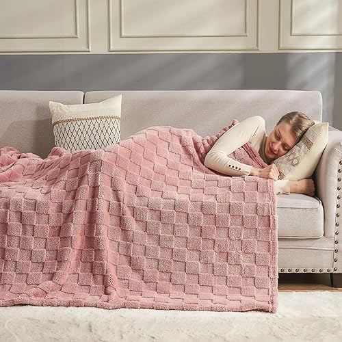 Miniatura 8 de NEWCOSPLAY Manta de franela sedosa de alta calidad, súper suave, ligera, a cuadros 3D, para uso en todas las estaciones (cuadros rosados, manta de