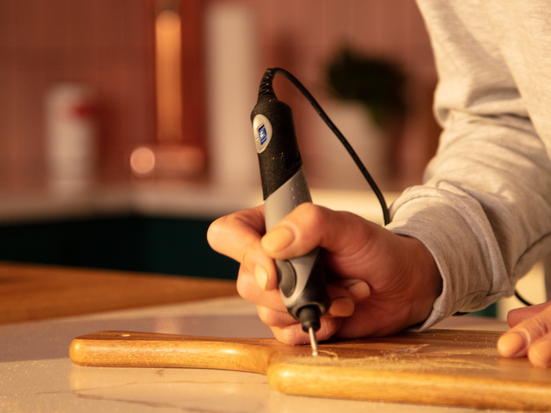 Dremel FINO ペン型ミニルーター 5段変速 9種11ピース
