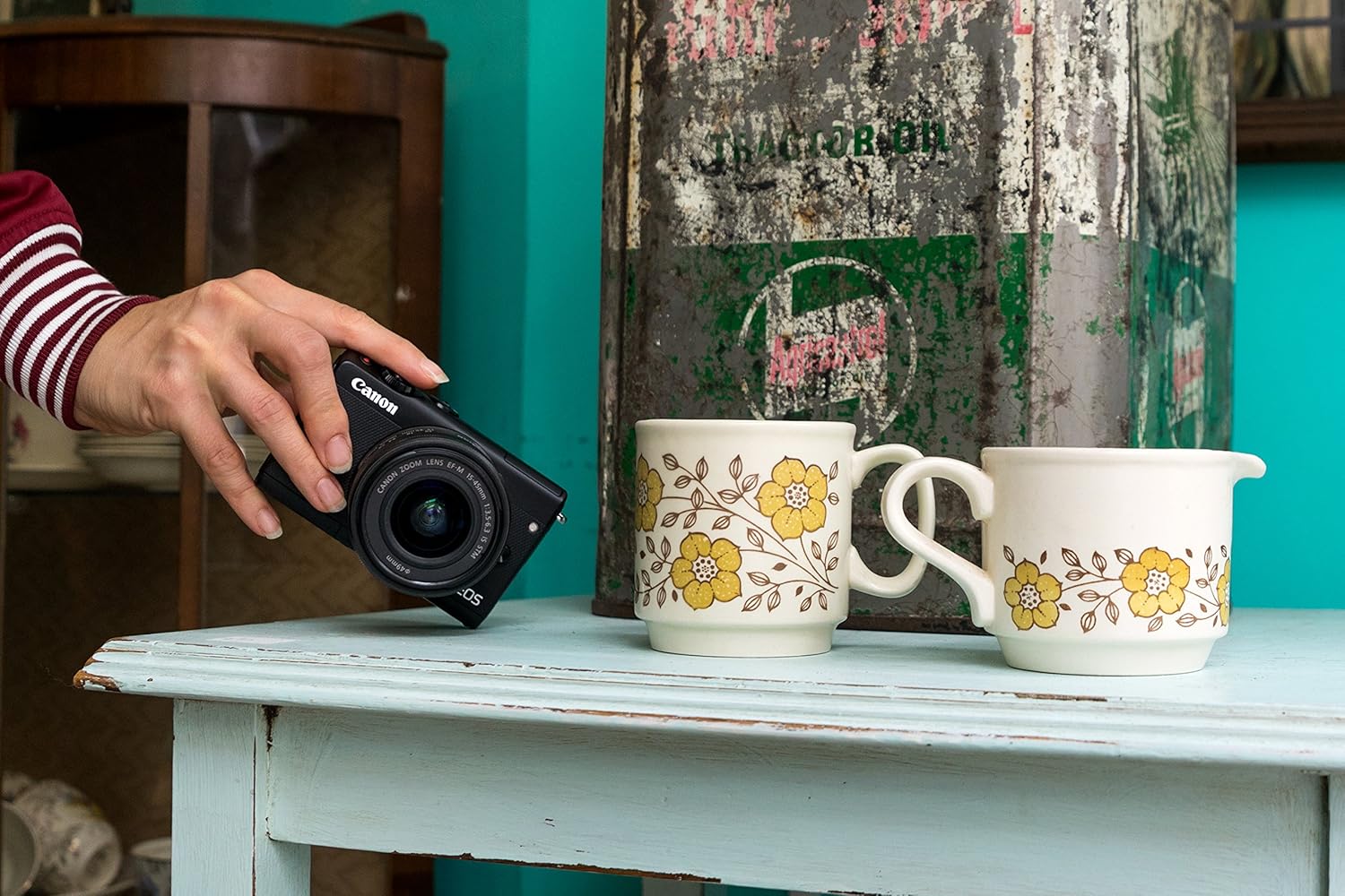 Canon EOS M100 Mirrorless Camera Wi-Fi, Bluetooth, and NFC Enabled (Black) (Renewed)