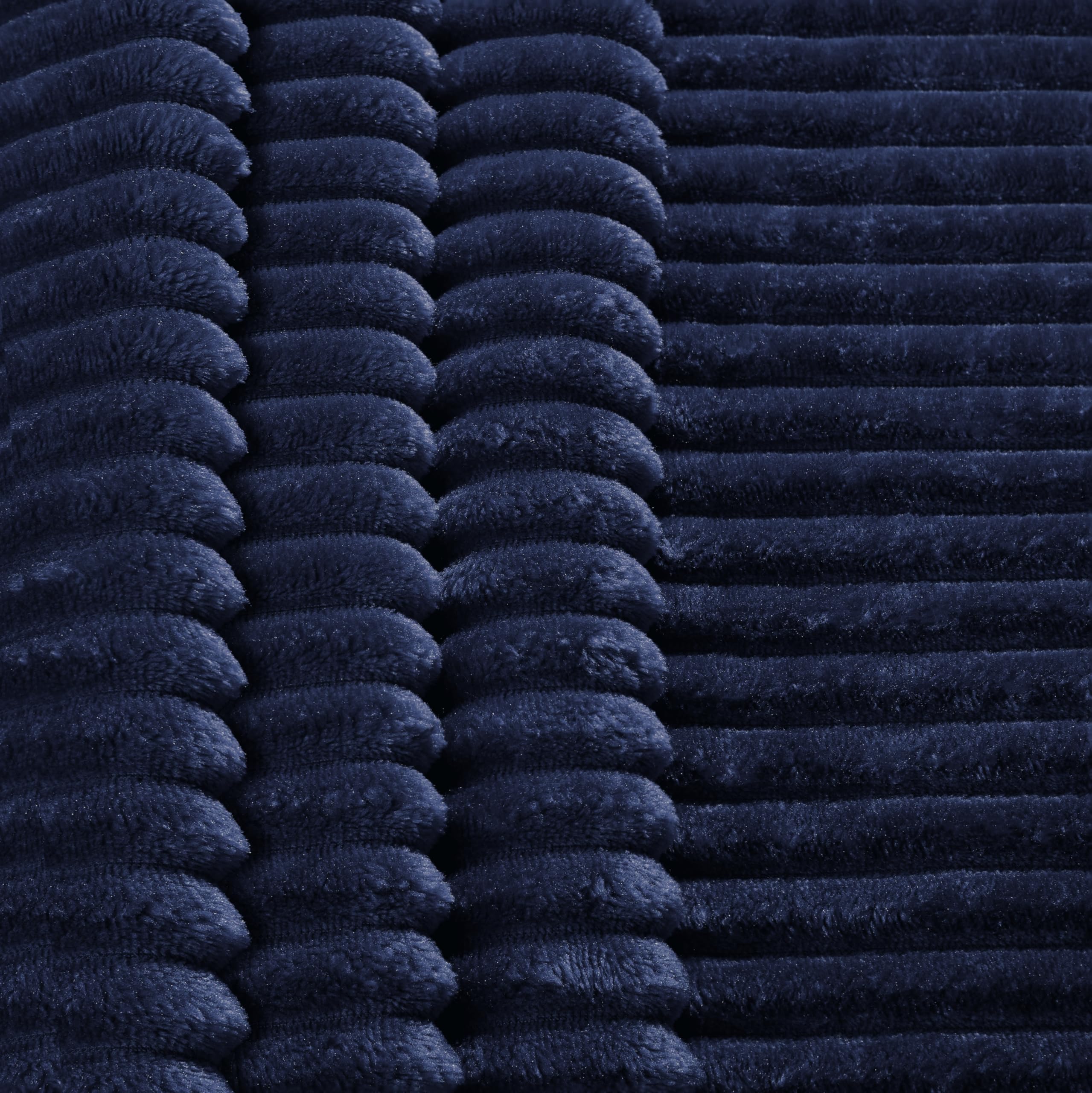 Amazon.com: PAVILIA Super Soft Fleece Throw Blanket Twin Navy Blue