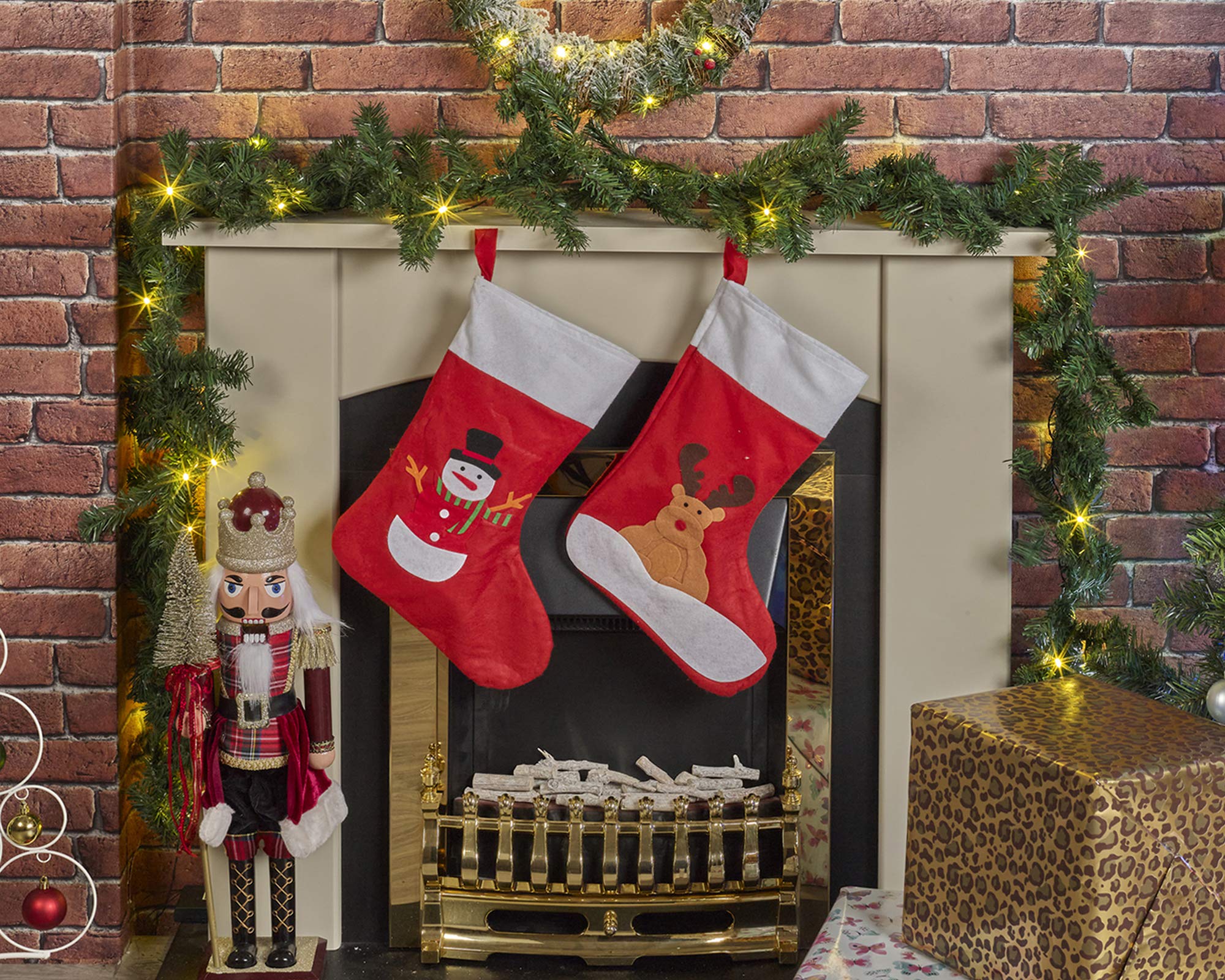 Urbnliving Green Artificial Christmas Garlands, Led Light Up Christmas Decorations, Battery Operated 2.7-5.48 Metre Xmas Y Garlands (3.65M)
