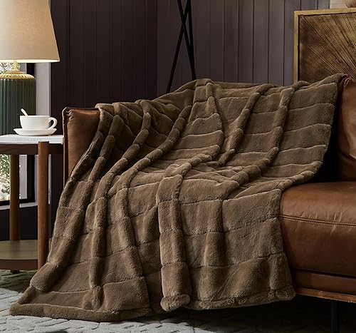 Miniatura 8 de Geniospin Manta ultrasuave para sofá, cama, sofá, manta reversible de piel sintética de 11.41 ozm con tiras, manta cálida, lujosa y acogedora