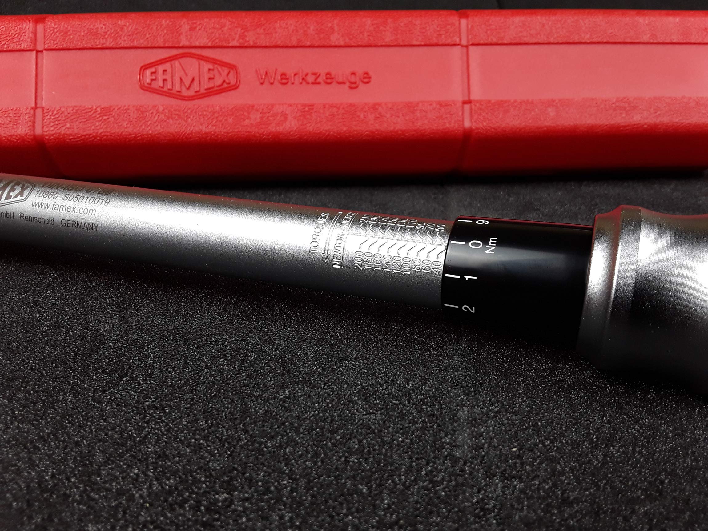 FAMEX 10865 profesjonalny klucz dynamometryczny 1/2 cala (12,5 mm) – rozmiar 40 – 210 Nm – pomiar w obu kierunkach – Auto Suv Van