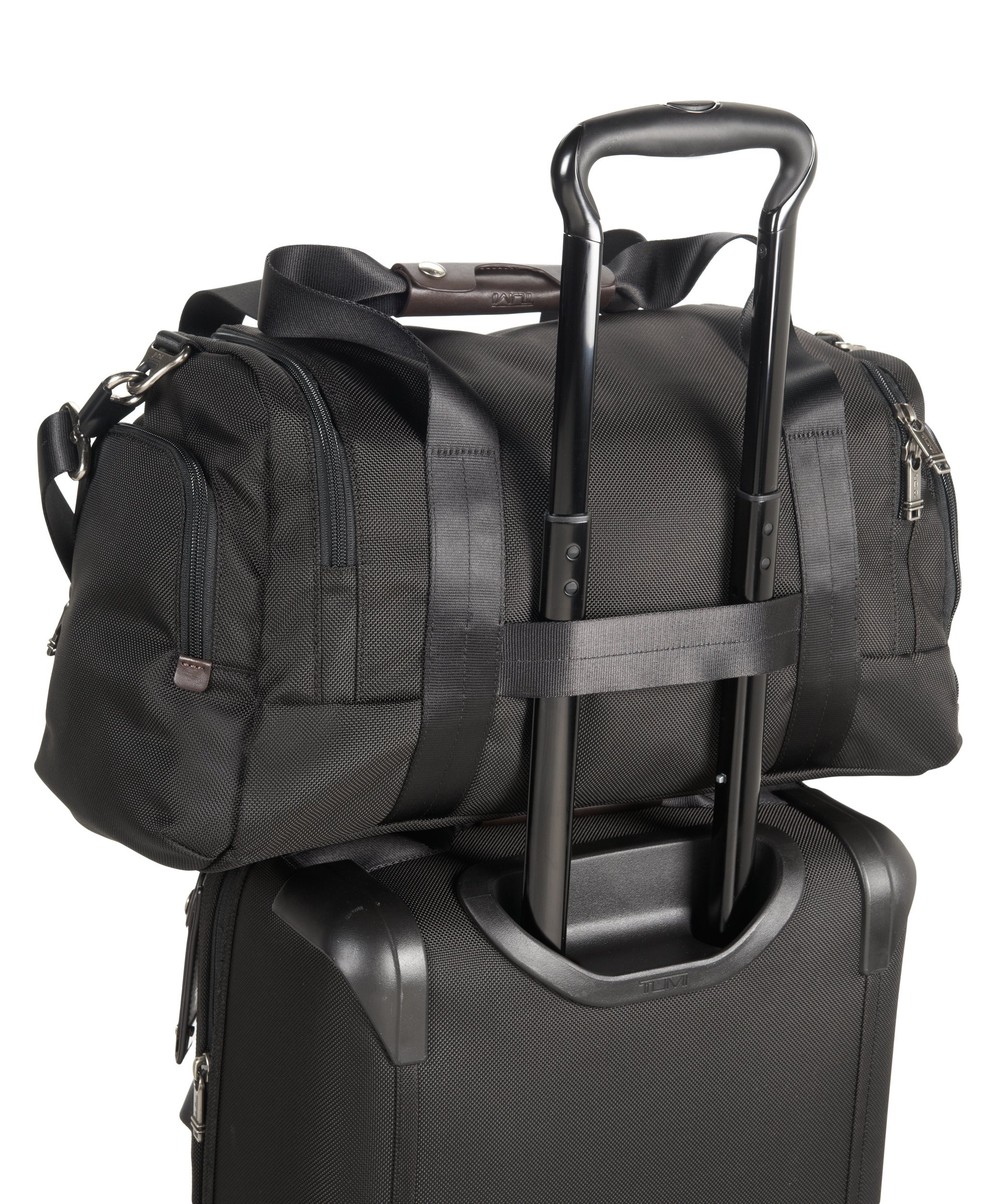 tumi maxwell gym bag