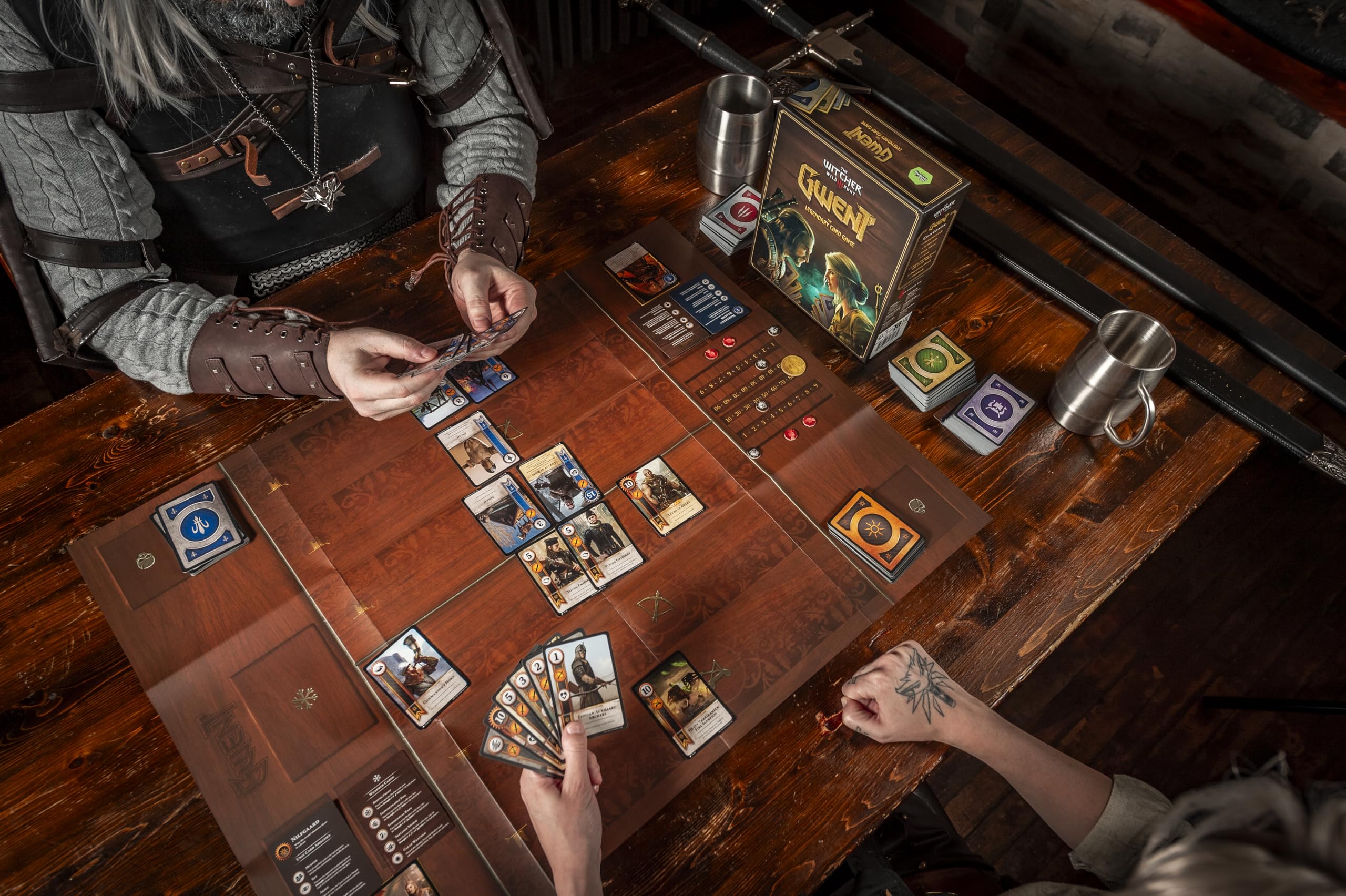 GWENT - Gioco di carte leggendario, con licenza ufficiale, set completo inglese, gioco di strategia competitivo per la costruzione di mazzi, da The Witcher 3, dai 14 anni in su, da 1