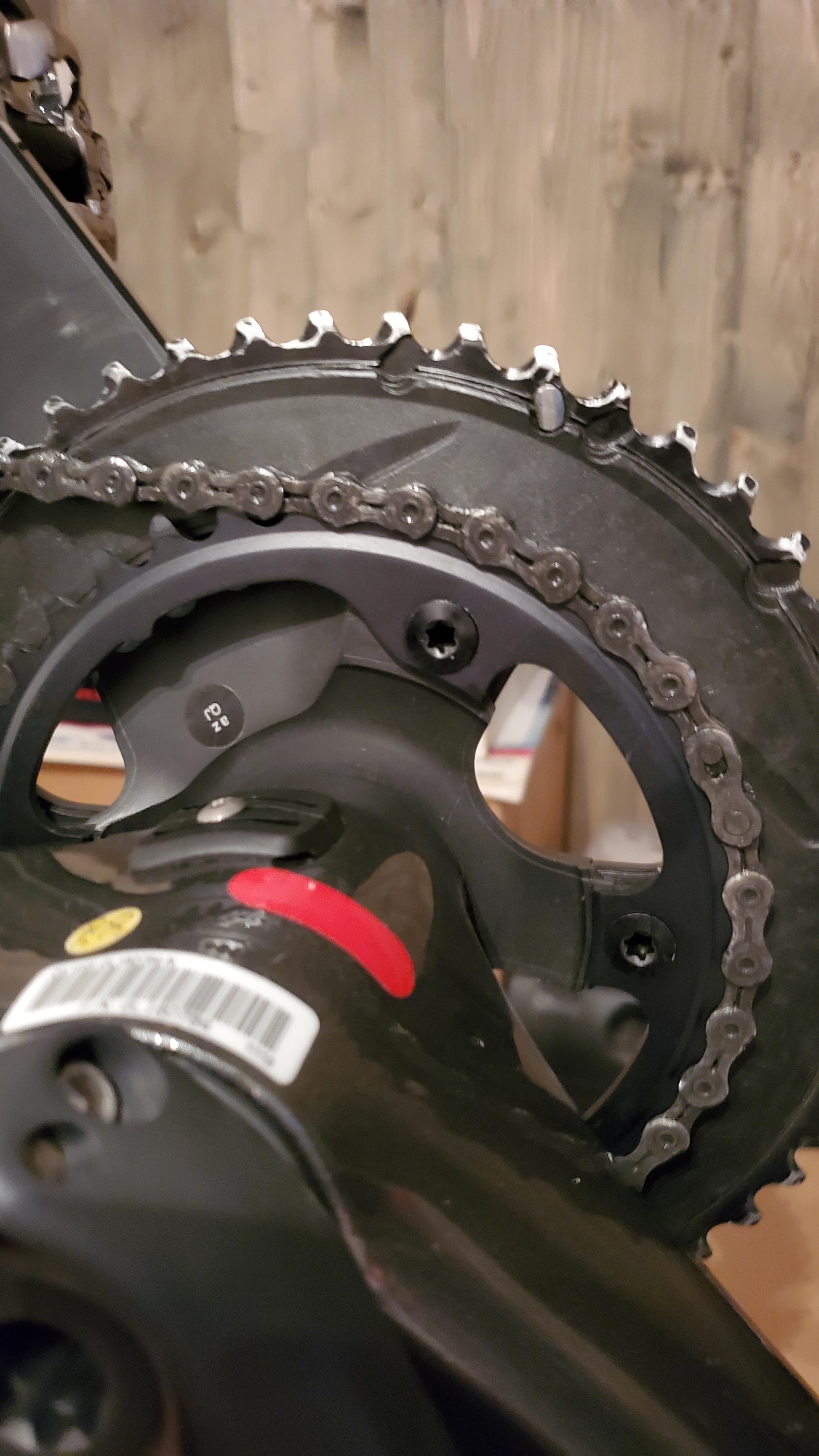 Corona Shimano Ultegra R8000 11v – 46 Denti, 110 BCD, Alluminio Nero (o 36/52t Disponibili)