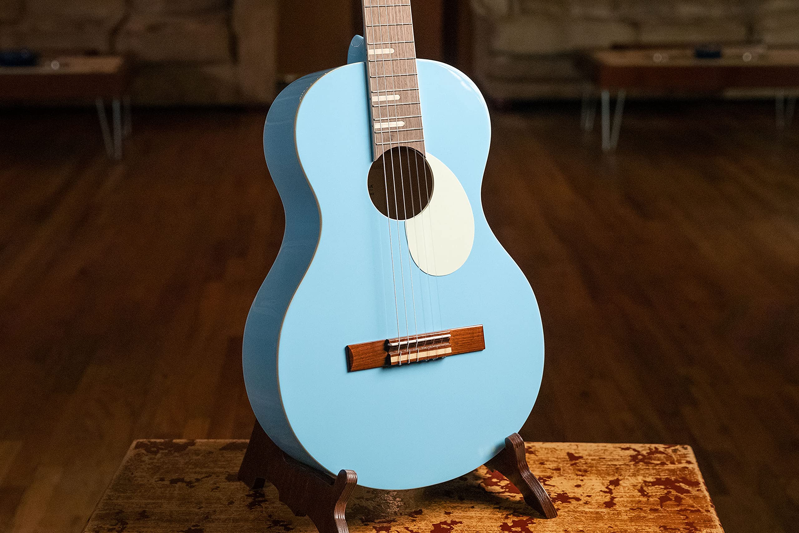Ortega Guitars Chitarra Full Size - Gaucho Series - Corpo parlor - include Gigbag - Legno di Agathis / blue (RGA-SKY)