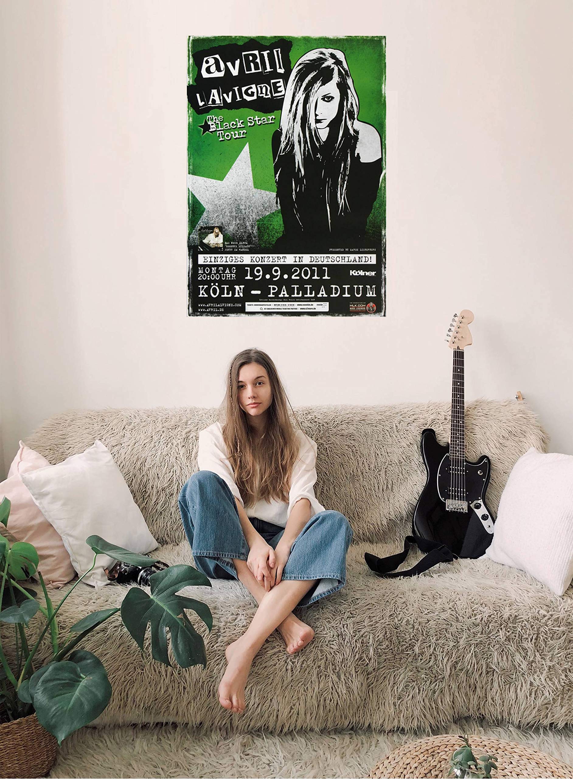 Avril Lavigne - Black Star, Köln 2011 » Konzertplakat/Premium Poster | Live Konzert Veranstaltung | DIN A1 «